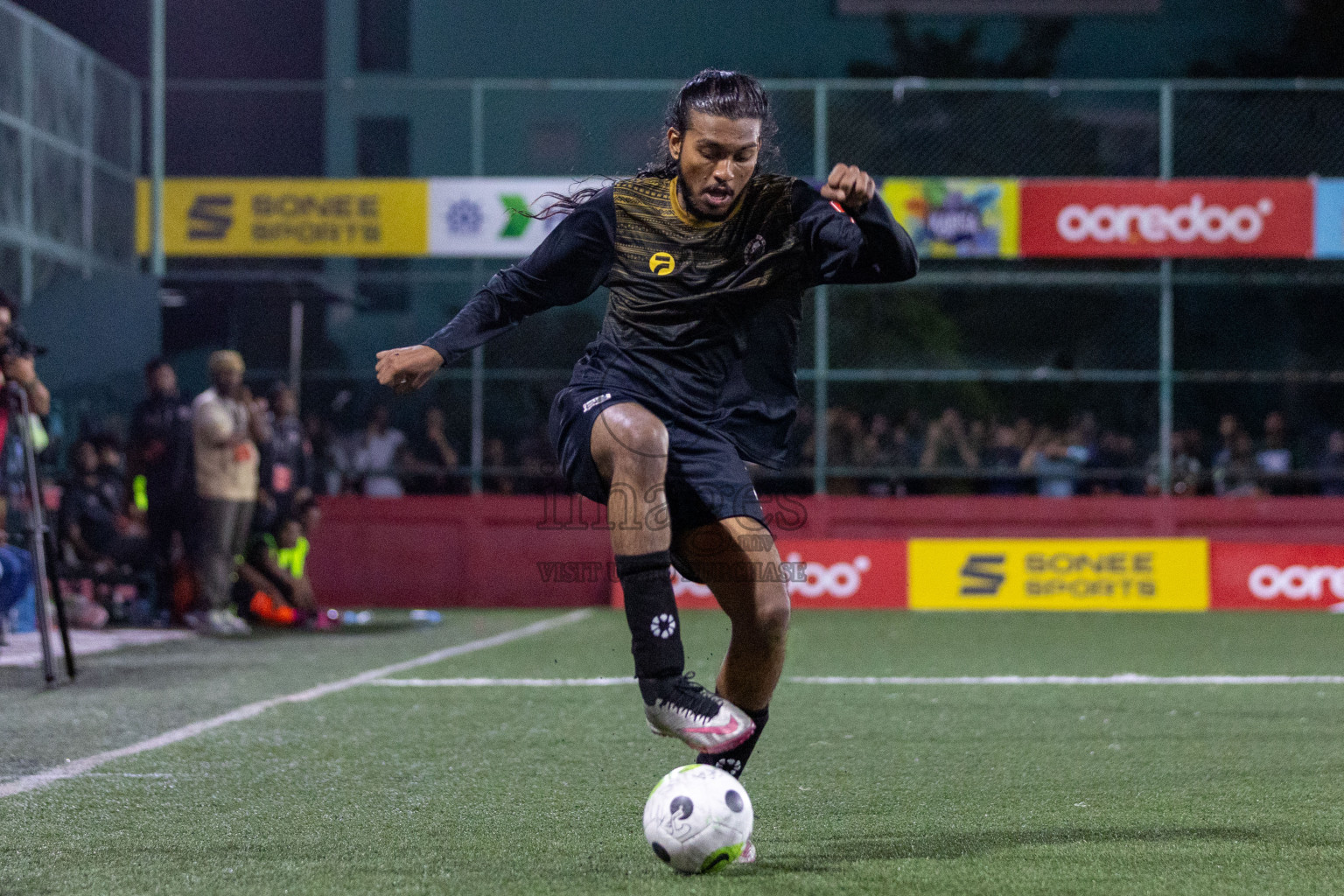 TH Gaadhiffushi  vs TH Omadhoo in Day 3 of Golden Futsal Challenge 2024 was held on Wednesday, 17th January 2024, in Hulhumale', Maldives Photos: Nausham Waheed / images.mv