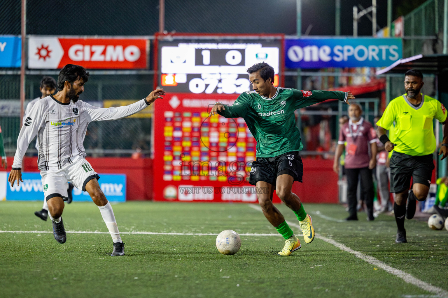 R. Dhuvaafaru VS N. Miladhoo in zone round on Day 32 of Golden Futsal Challenge 2025 was held on Wednesday , 5th February 2025, in Hulhumale', Maldives. 
Photos: Hassan Simah / images.mv