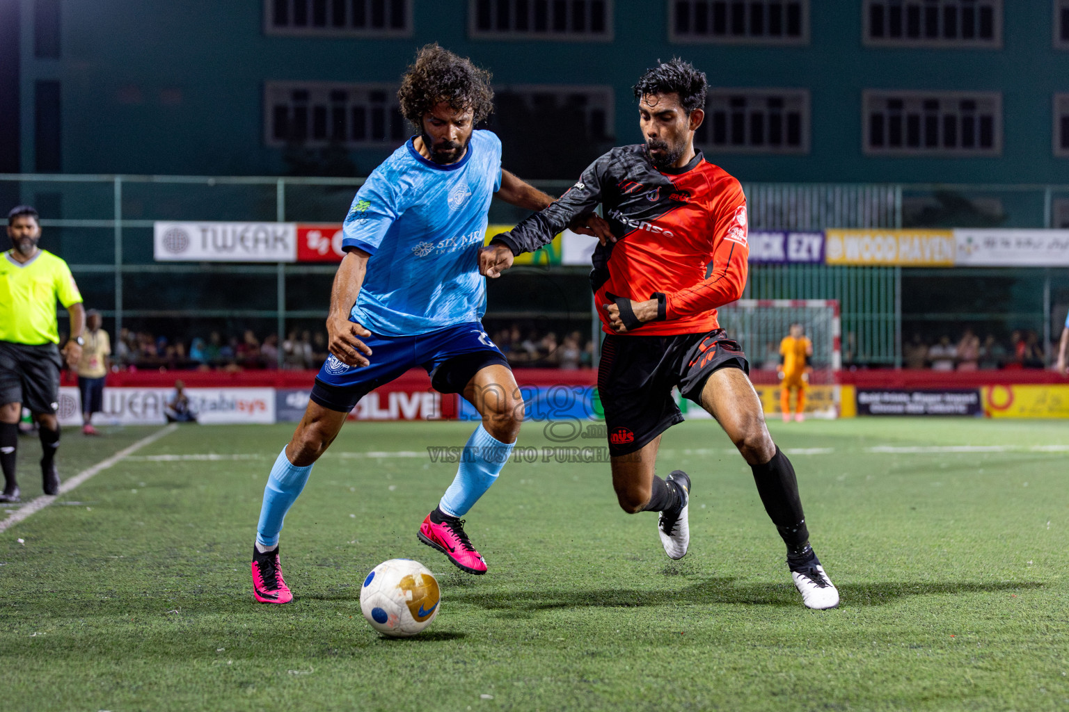 M Dhiggaru vs M Mulak in Day 12 of Golden Futsal Challenge 2025 was held on Thursday, 16th January 2025, in Hulhumale', Maldives.
Photos: Hassan Simah / images.mv