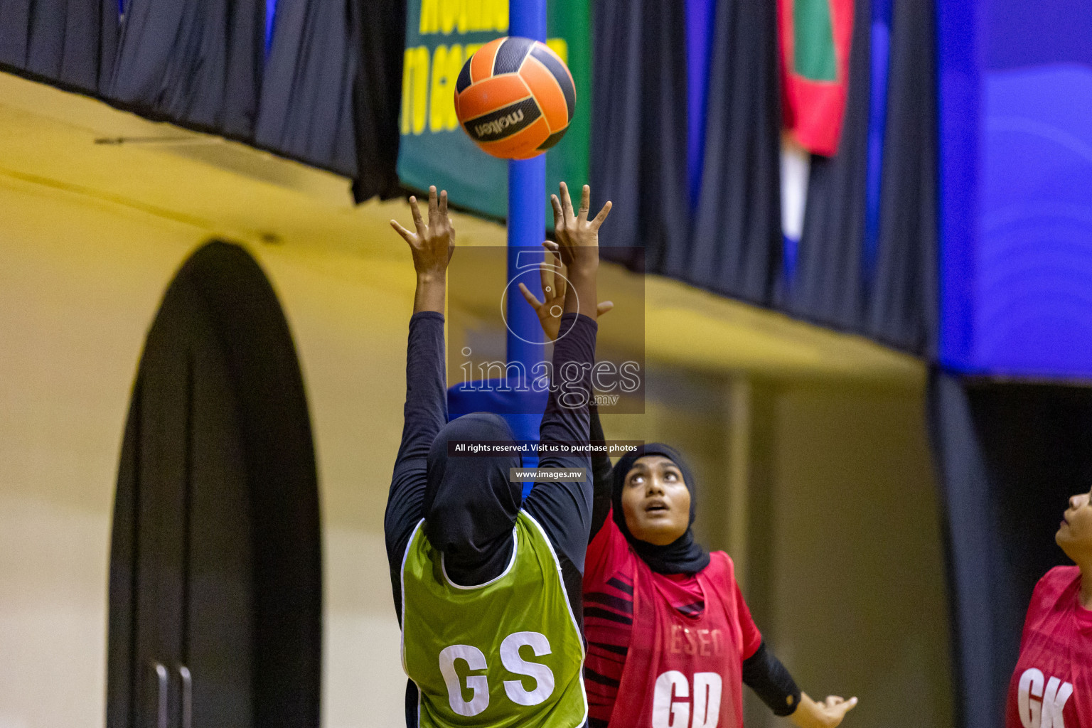 Lorenzo Sports Club vs Youth United Sports Club in the Milo National Netball Tournament 2022 on 20 July 2022, held in Social Center, Male', Maldives. Photographer: Hassan Simah / Images.mv