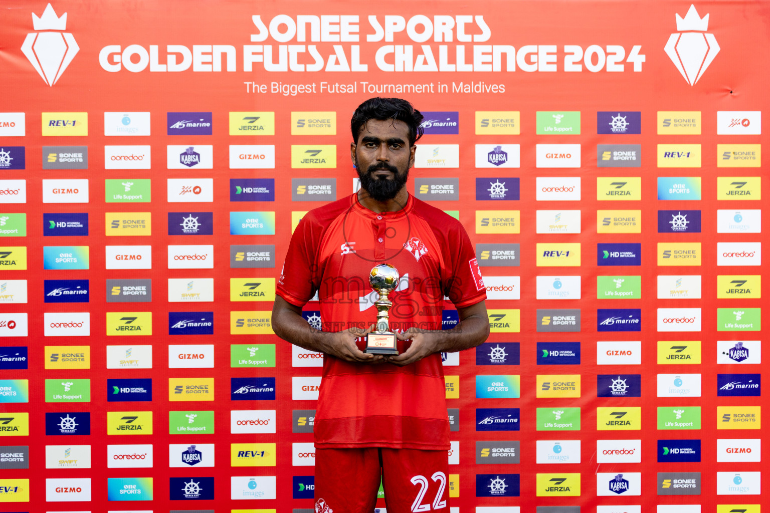 Th. Kinbidhoo vs Th. Vilufushi in Day 6 of Golden Futsal Challenge 2024 was held on Saturday, 20th January 2024, in Hulhumale', Maldives 
Photos: Hassan Simah / images.mv