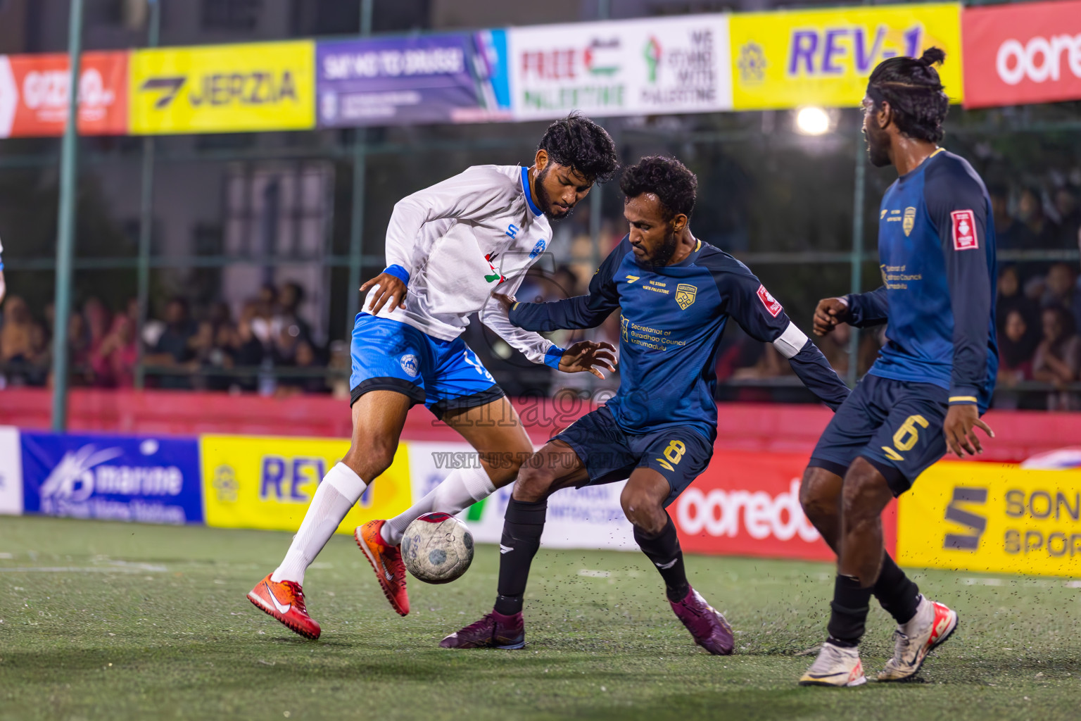 Th Guraidhoo vs Th Veymandoo in Day 15 of Golden Futsal Challenge 2024 was held on Monday, 29th January 2024, in Hulhumale', Maldives
Photos: Ismail Thoriq / images.mv