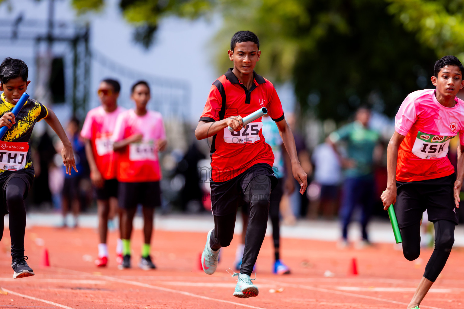 Day 6 of Inter-school Athletics Championship 2025 held in Ekuveni Synthetic Track, Male', Maldives on Sunday, 12th October 2025. Photos by: Nausham Waheed / Images.mv