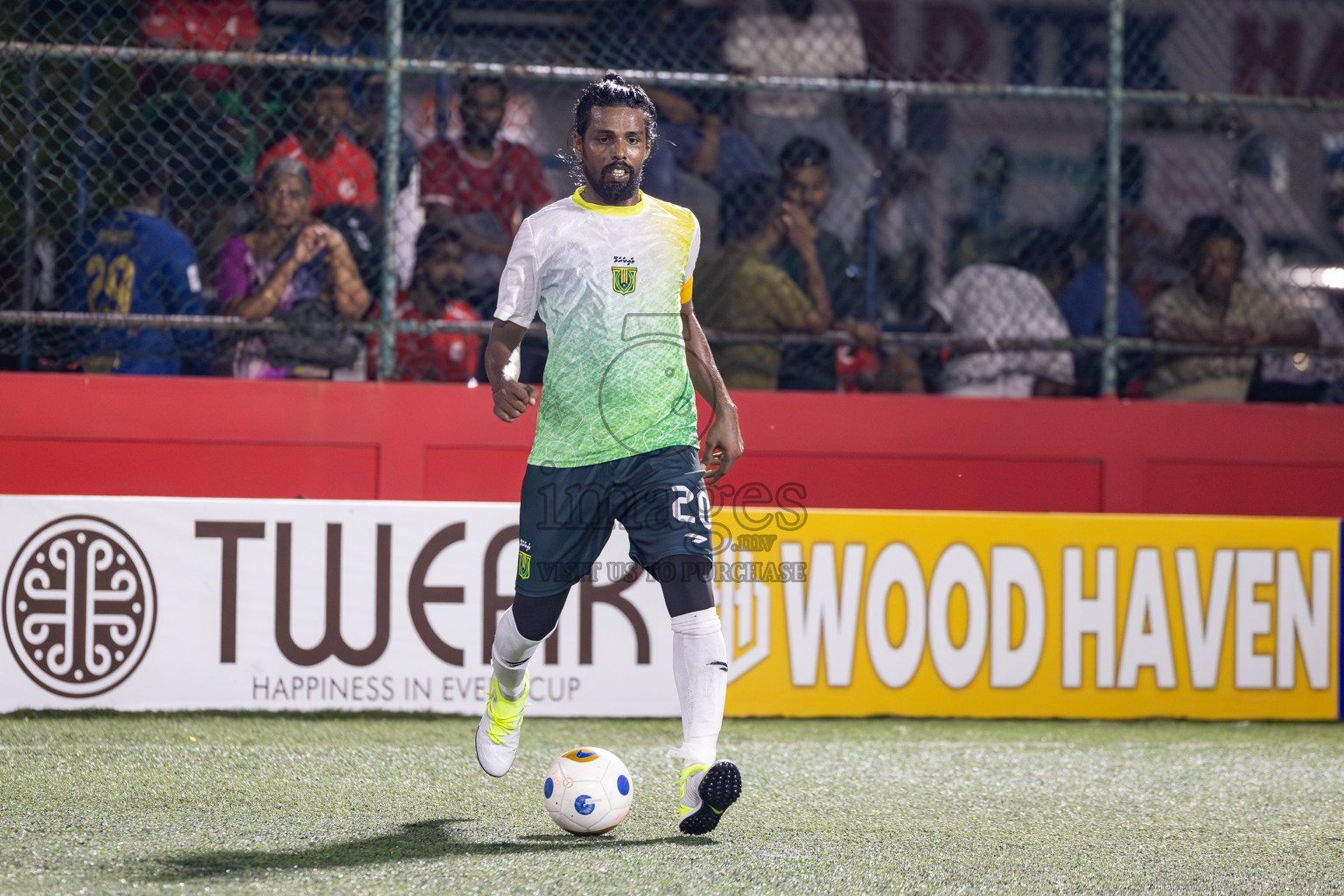 HDh Nellaidhoo vs HDh Vaikaradhoo in Day 9 of Golden Futsal Challenge 2025 was held on Monday, 13th January 2025, in Hulhumale', Maldives
Photos: Ismail Thoriq / images.mv