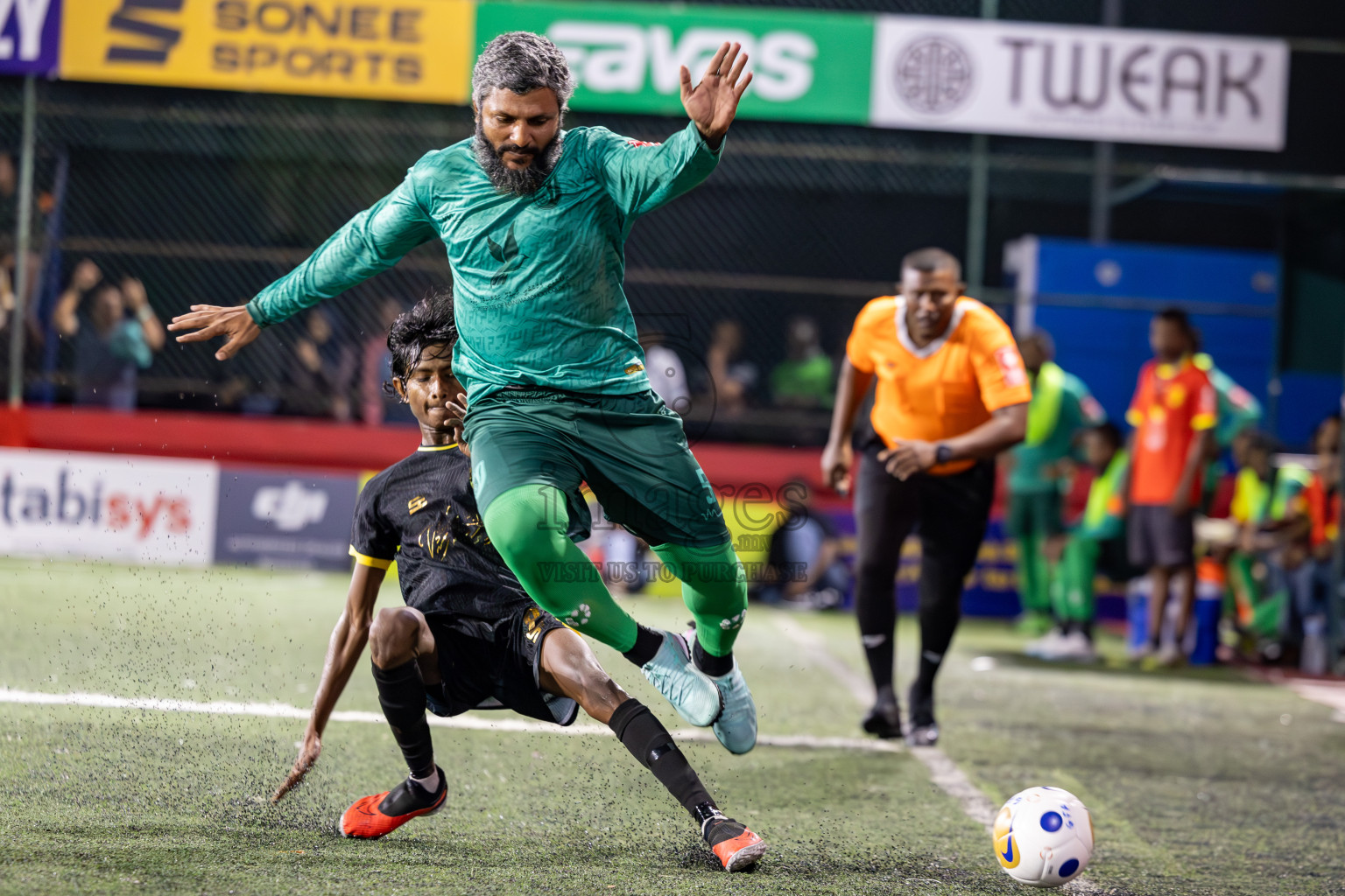 HDh Nolhivaranfaru vs HDh Hanimaadhoo in Day 9 of Golden Futsal Challenge 2025 was held on Monday, 13th January 2025, in Hulhumale', Maldives
Photos: Ismail Thoriq / images.mv