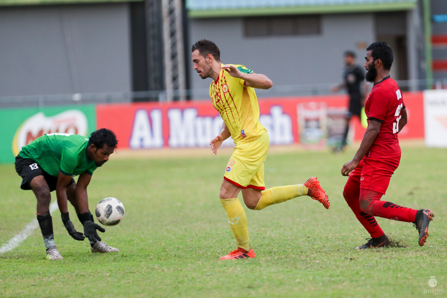 TC Sports Club vs Victory Sports Club in Dhiraagu Dhivehi Premier League 2018 in Male, Maldives, Monday  October 22, 2018. (Images.mv Photo/Suadh Abdul Sattar)