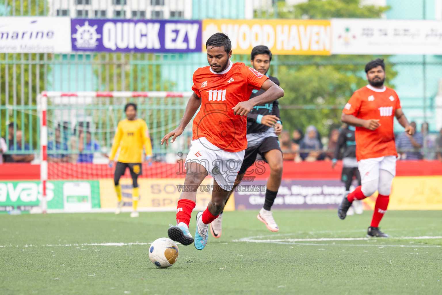 K Kaashidhoo vs K Thulusdhoo in Day 15 of Golden Futsal Challenge 2025 was held on Sunday, 19th January 2025, in Hulhumale', Maldives. Photos: Mohamed Mahfooz Moosa / images.mv