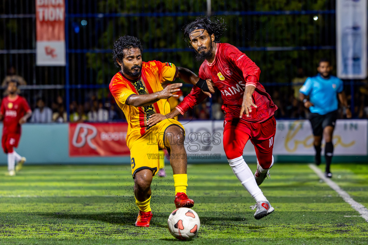 Eydhafushi vs Thulhaadhoo in Semi Finals of Better in Baa Futsal Fiesta 2025 Men's division held in B. Eydhafushi, Maldives on Saturday, 15th November 2025. Photos: Nausham Waheed / images.mv