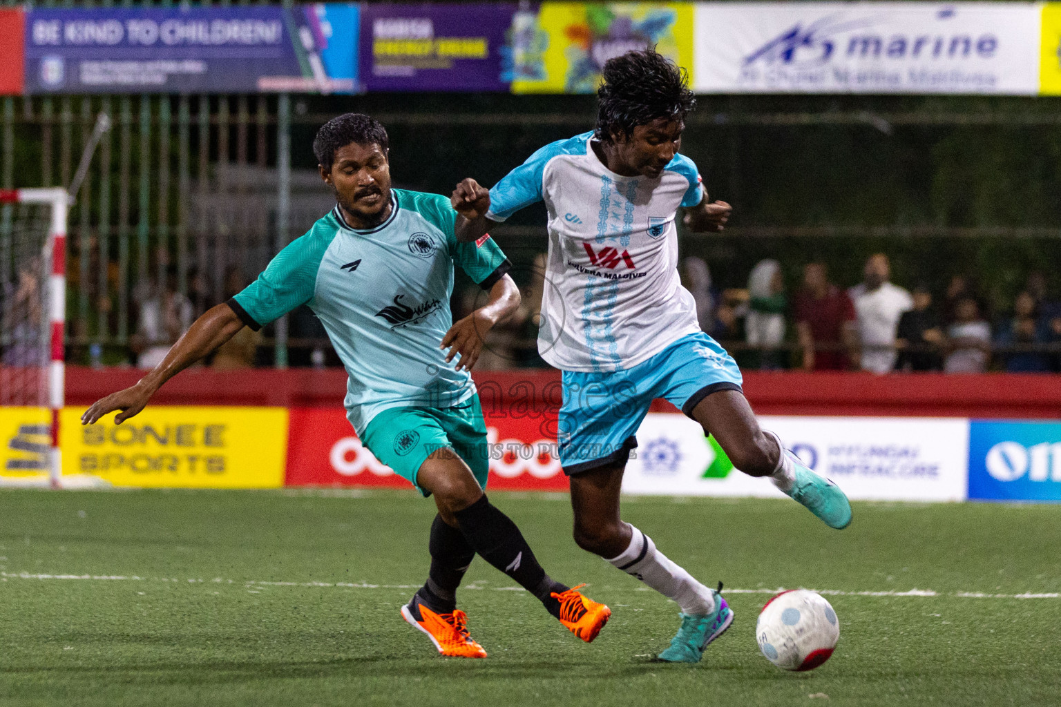 HA Thakandhoo vs HA Dhidhdhoo in Day 5 of Golden Futsal Challenge 2024 was held on Friday, 19th January 2024, in Hulhumale', Maldives
Photos: Ismail Thoriq / images.mv