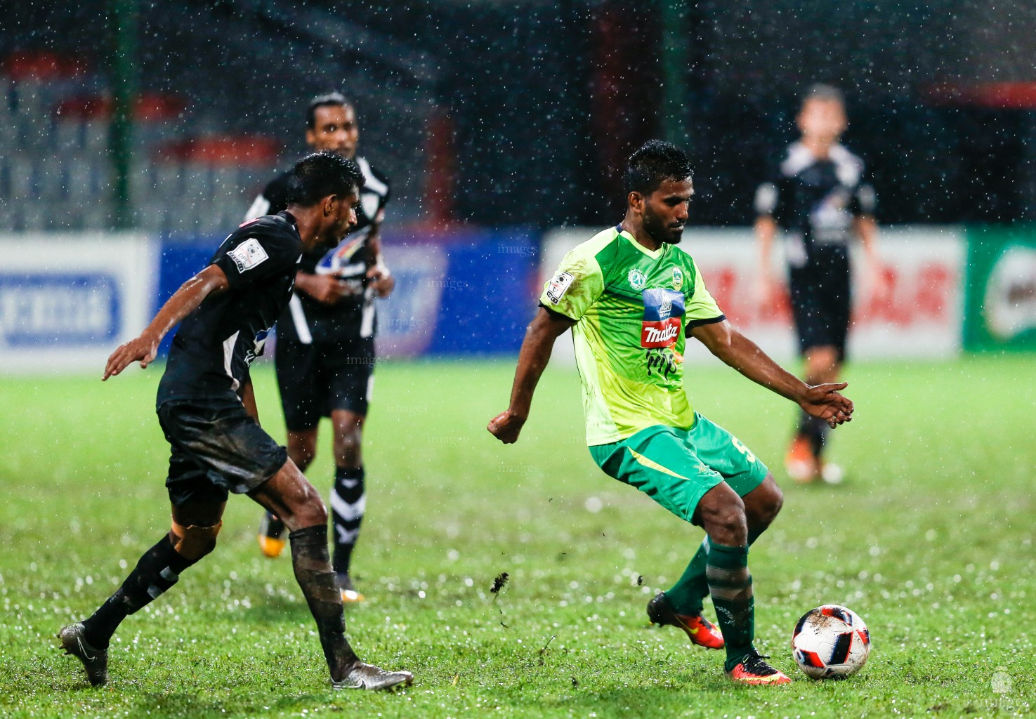 Maziya Sports and Recreation Club vs Club Eagles in the Ooredoo Dhivehi Premier League second round in Male', Maldives, Monday, August. 22 , 2016. (Images.mv Photo/ Hussain Sinan).