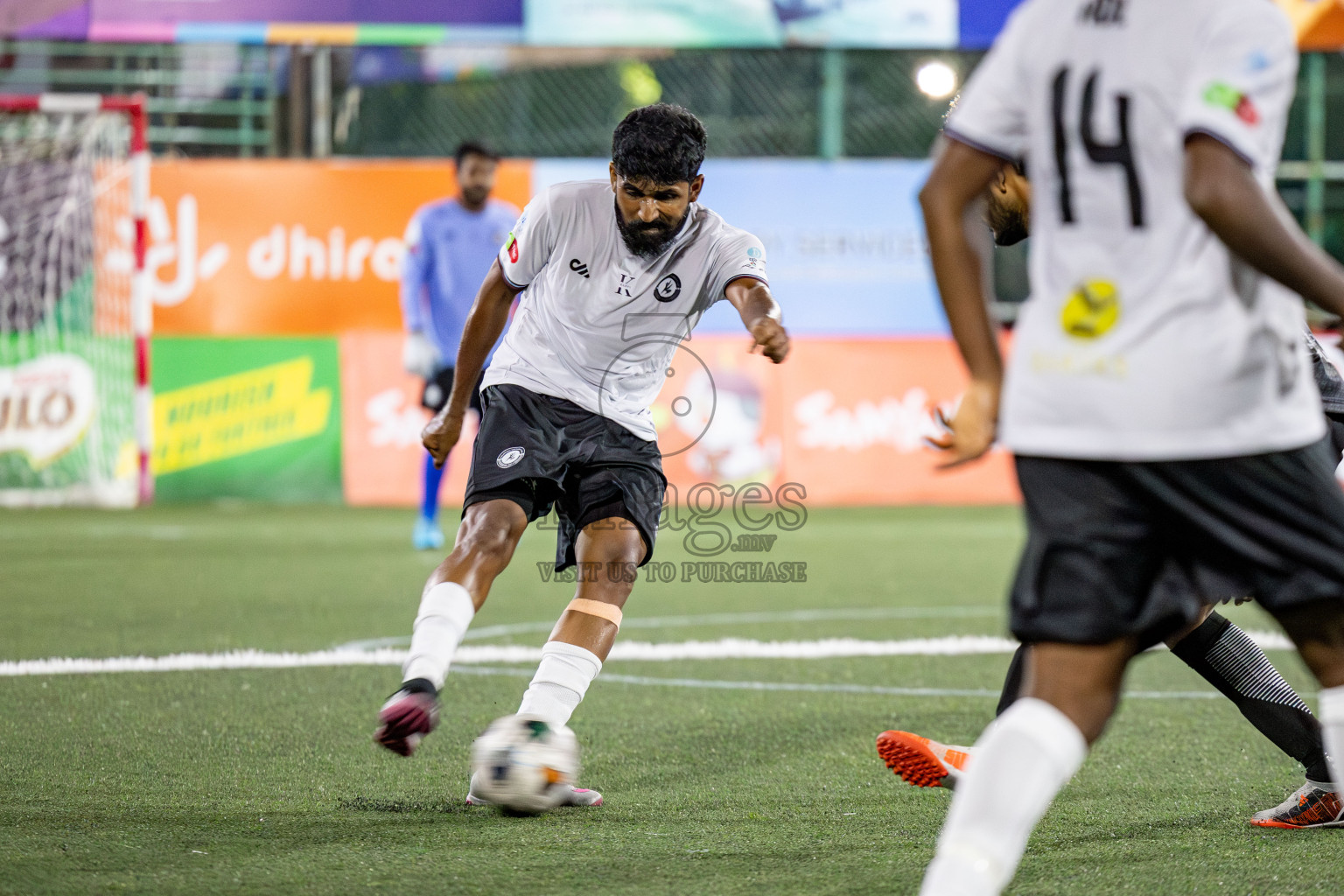 DHAAKHILY CLUB vs KULHIVARU VUZARA CLUB in Club Maldives Classic 2024 held in Rehendi Futsal Ground, Hulhumale', Maldives on Thursday, 12th September 2024. 
Photos: Hassan Simah / images.mv