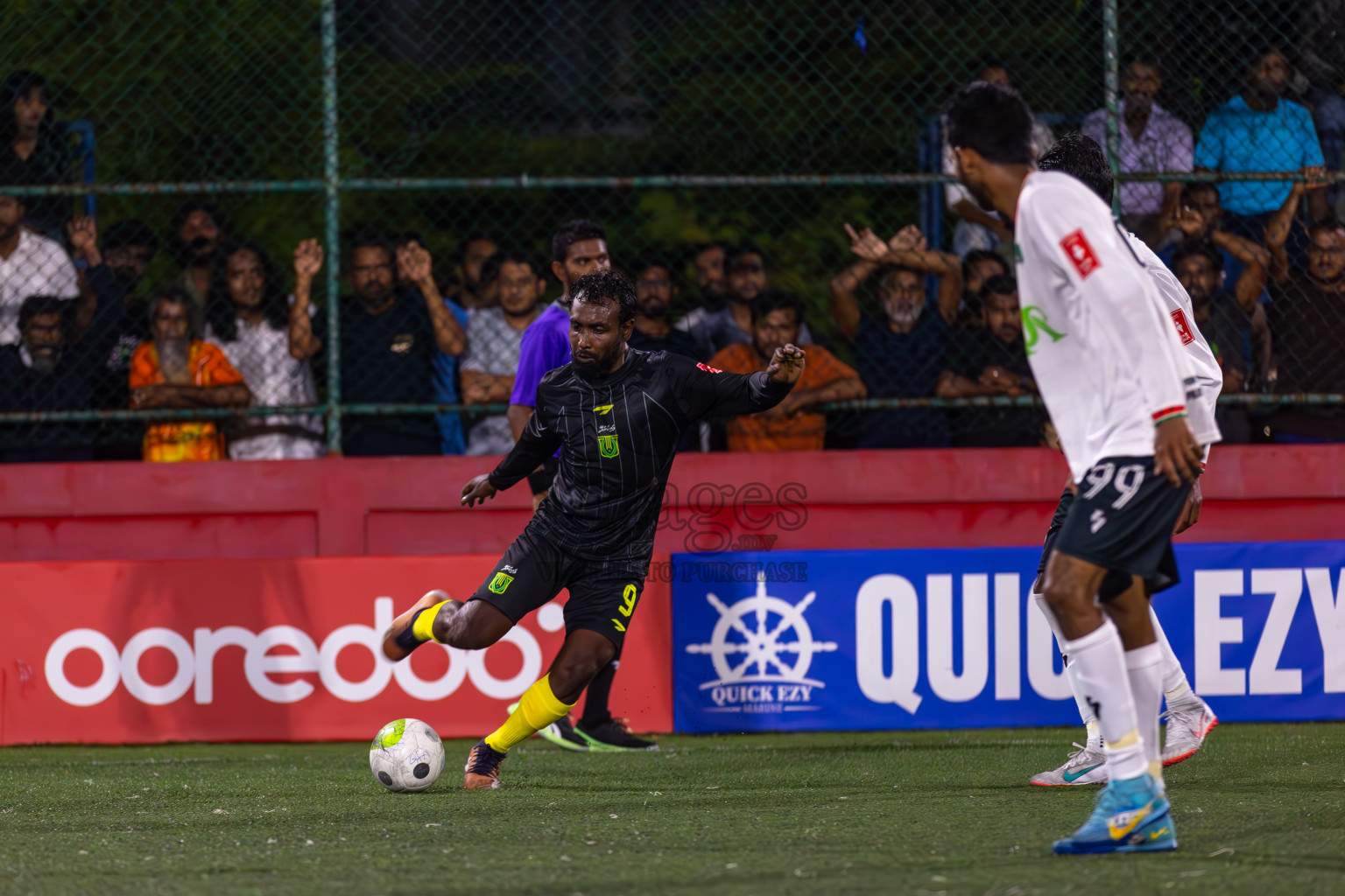 HDh Finey vs HDh Vaikaradhoo in Day 10 of Golden Futsal Challenge 2024 was held on Tuesday, 23rd January 2024, in Hulhumale', Maldives
Photos: Ismail Thoriq / images.mv