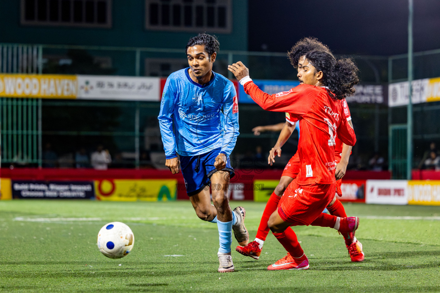 F Dharanboodhoo vs M Dhiggaru in zone round on Day 29 of Golden Futsal Challenge 2025 was held on Sunday , 2nd February 2025, in Hulhumale', Maldives. Photos: Nausham Waheed / images.mv
