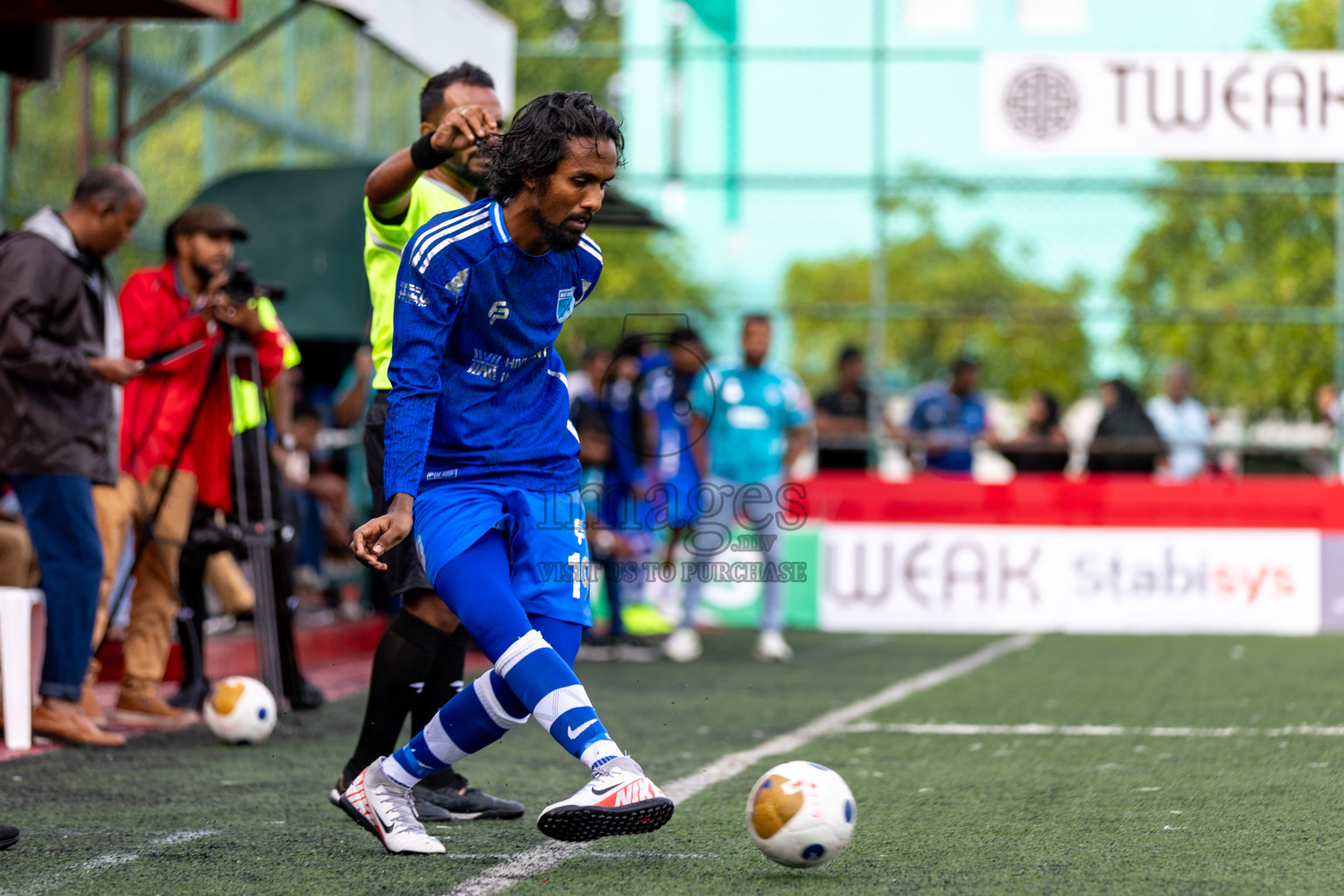 AA. Ukulhas VS AA. Mathiveri in Day 7 of Golden Futsal Challenge 2025 was held on Saturday, 11th January 2025, in Hulhumale', Maldives 
Photos: Hassan Simah / images.mv