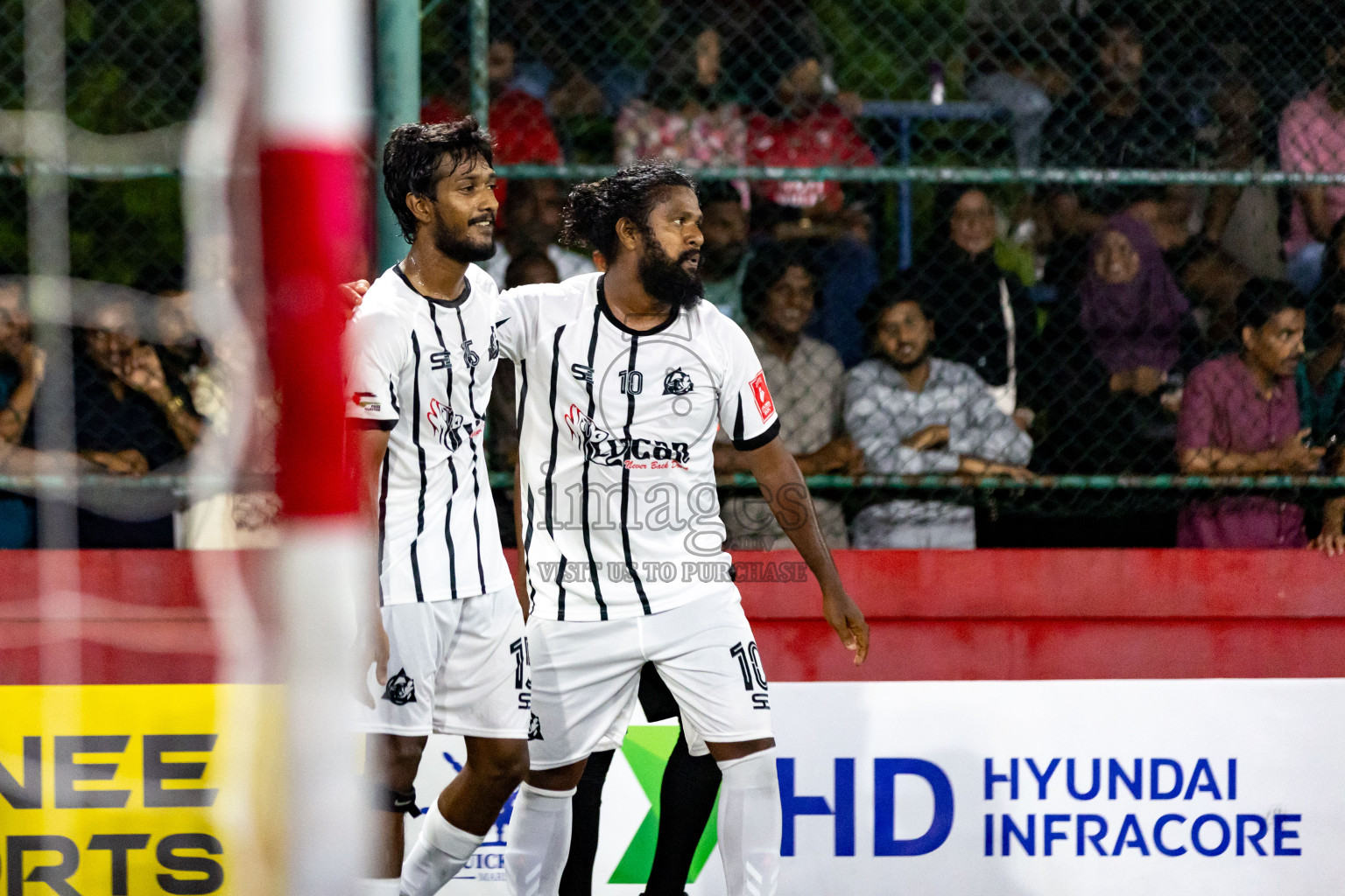 HDh.Nolhivaranfaru VS HDh.Neykurendhoo in Day 6 of Golden Futsal Challenge 2024 was held on Saturday, 20th January 2024, in Hulhumale', Maldives 
Photos: Hassan Simah / images.mv