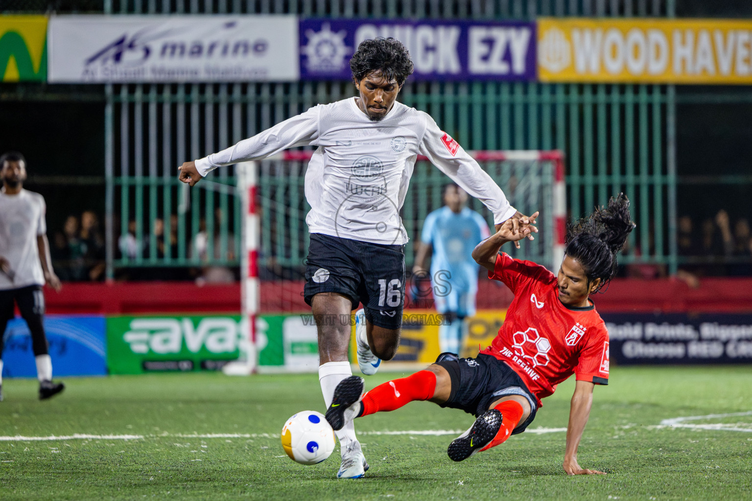 Th Omadhoo vs Th Thimarafushi in Day 18 of Golden Futsal Challenge 2025 was held on Wednesday, 22nd January 2025, in Hulhumale', Maldives. Photos: Nausham Waheed / images.mv