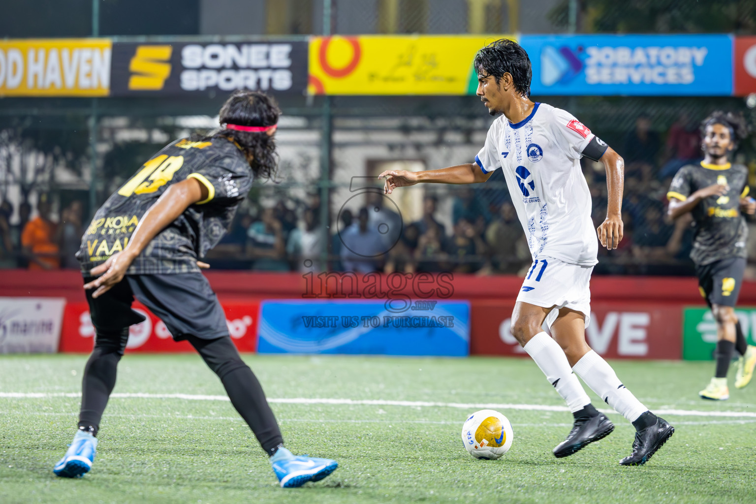 V Felidhoo vs V Keyodhoo in Atoll Round Final on Day 22 of Golden Futsal Challenge 2025 was held on Sunday , 26th January 2025, in Hulhumale', Maldives.
Photos: Ismail Thoriq / images.mv