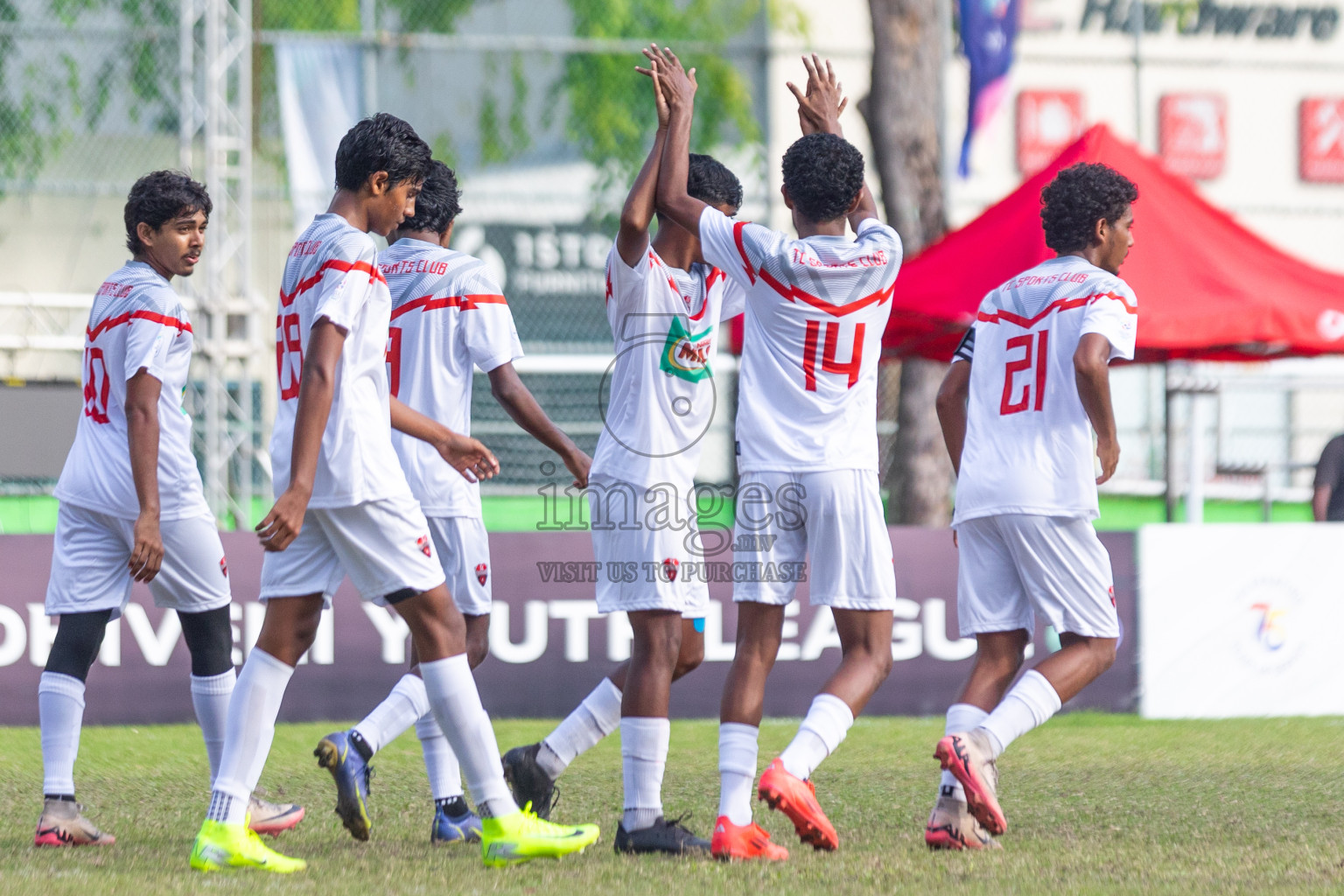 United Victory vs TC Sports Club in Day 7 of Dhivehi Youth League 2024 held at Henveiru Stadium on Sunday, 1st December 2024. Photos: Shuu Abdul Sattar, / Images.mv