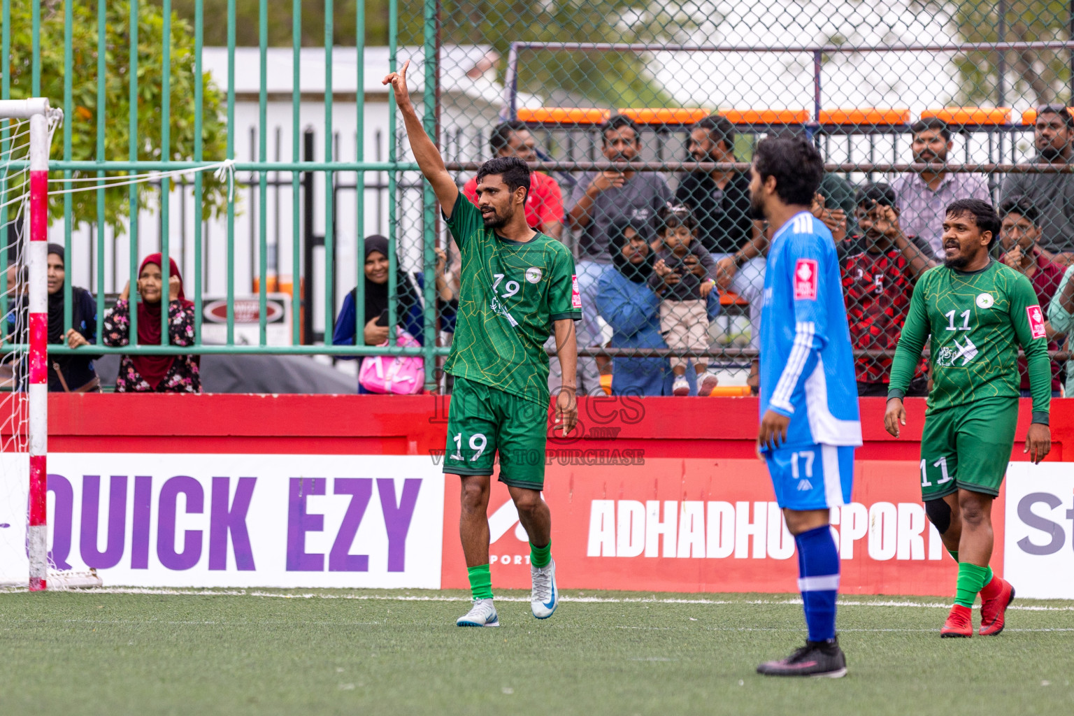 R Maduvvari VS R Alifushi in Day 6 of Golden Futsal Challenge 2025 on Friday, 6th January 2025, in Hulhumale', Maldives 
Photos: Hassan Simah / images.mv