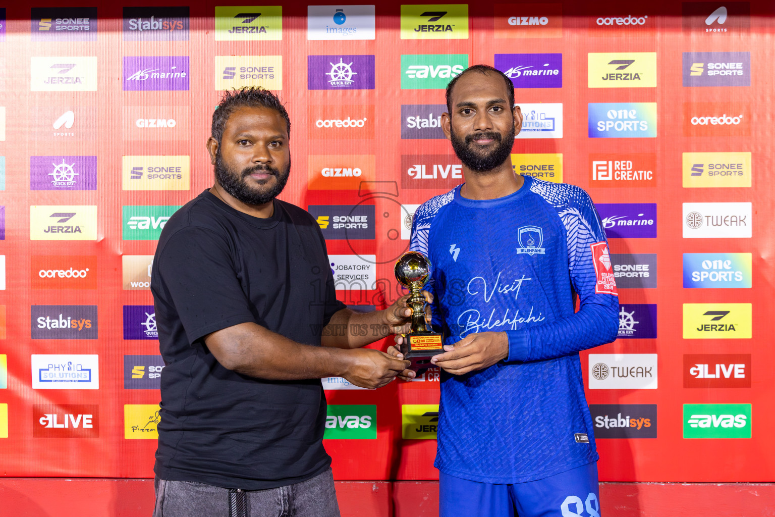 Sh Bileffahi vs Sh Narudhoo in Day 6 of Golden Futsal Challenge 2025 on Friday, 6th January 2025, in Hulhumale', Maldives
Photos: Ismail Thoriq / images.mv