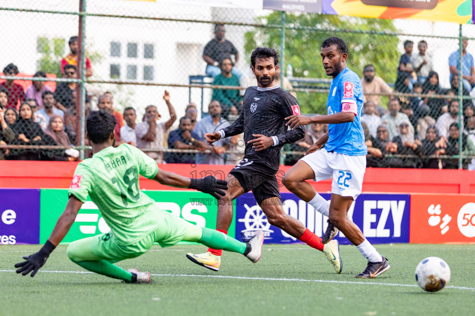 Dh Bandidhoo vs Dh. Maaenboodhoo in Day 13 of Golden Futsal Challenge 2025 was held on Friday, 17th January 2025, in Hulhumale', Maldives Photos: Hassan Simah / images.mv