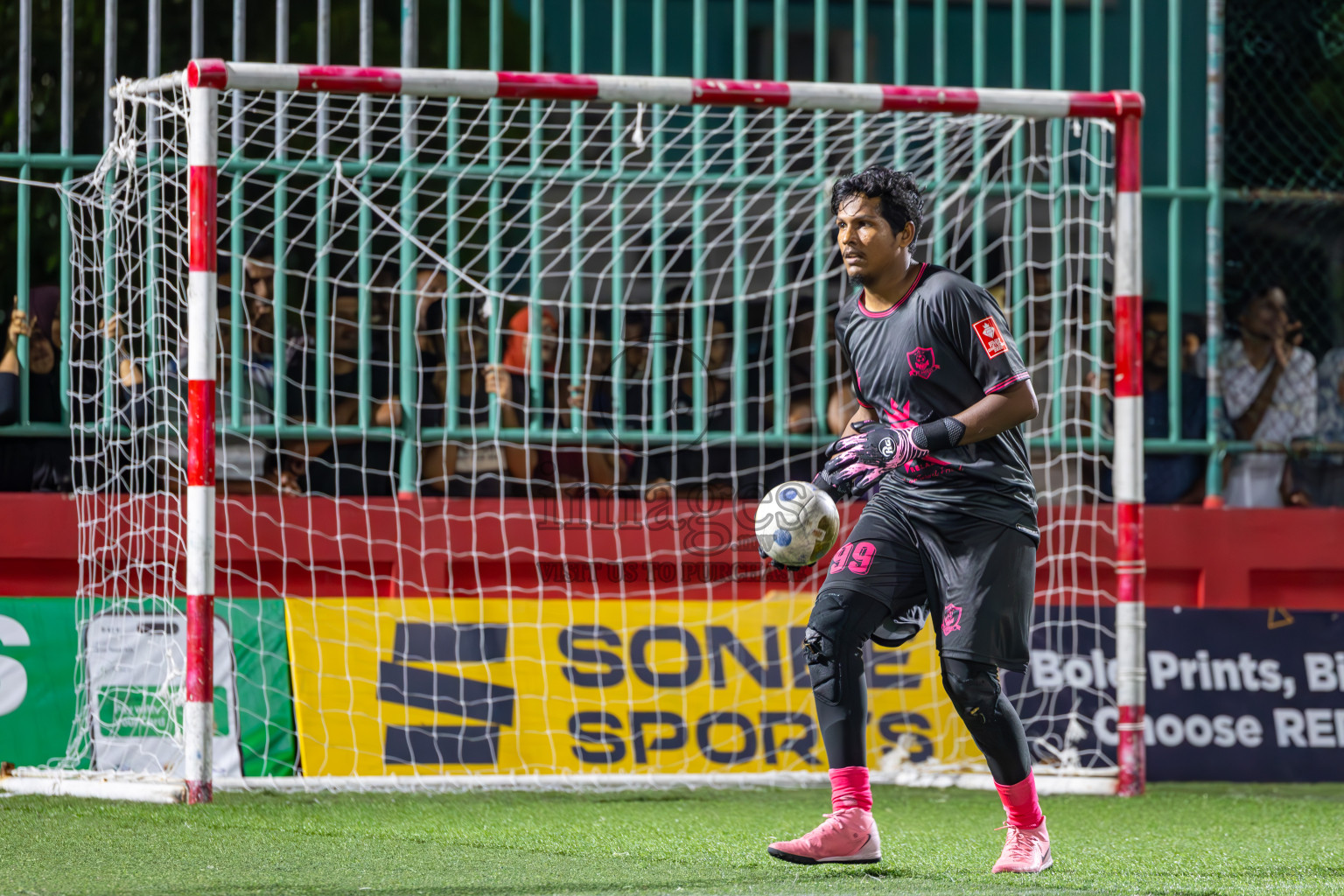 AA Mathiveri vs AA Thoddoo in Zone Round on Day 27 of Golden Futsal Challenge 2025 was held on Friday , 31st January 2025, in Hulhumale', Maldives. Photos: Ismail Thoriq / images.mv