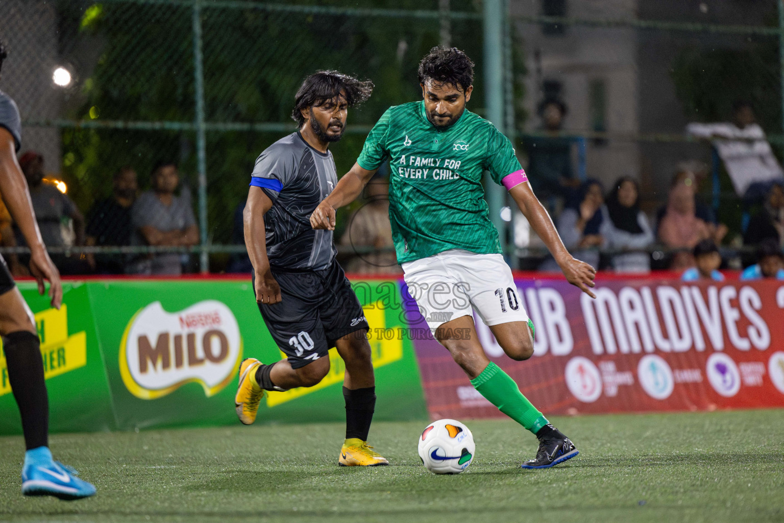 KHAARIJEE VS TEAM BADHAHI in Club Maldives Classic 2024 held in Rehendi Futsal Ground, Hulhumale', Maldives on Tuesday, 3rd September 2024. 
Photos: Nausham Waheed / images.mv