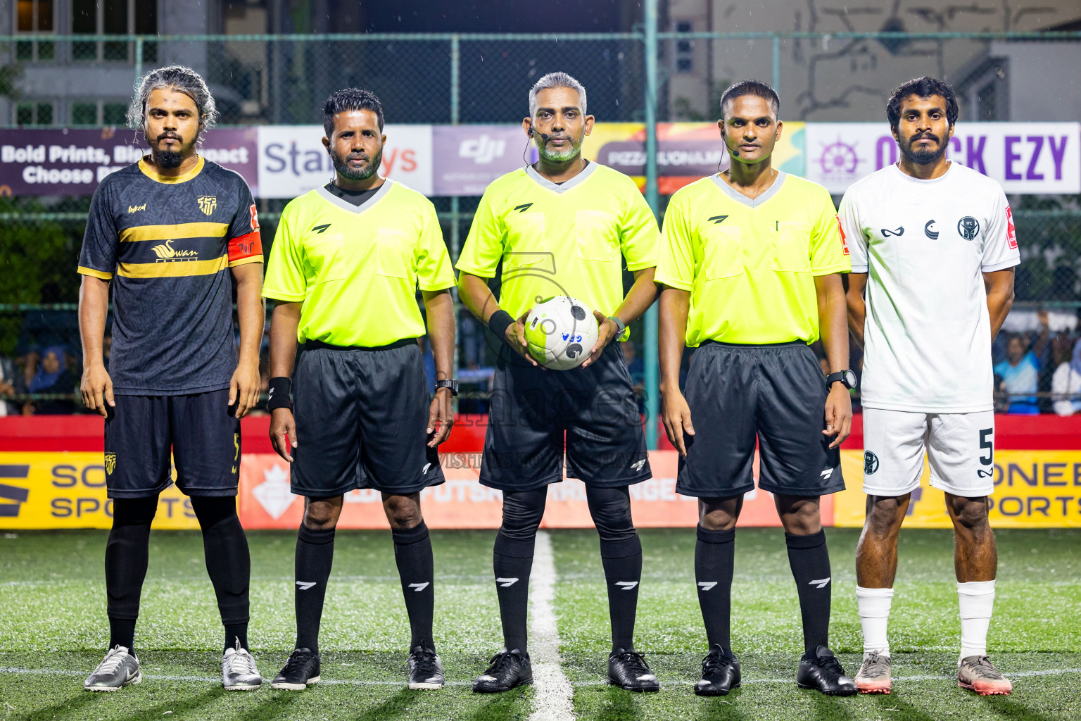 HA Utheem VS HA Ihavandhoo in Day 9 of Golden Futsal Challenge 2025 was held on Monday, 13th January 2025, in Hulhumale', Maldives Photos: Nausham Waheed , Ismail Thoriq / images.mv