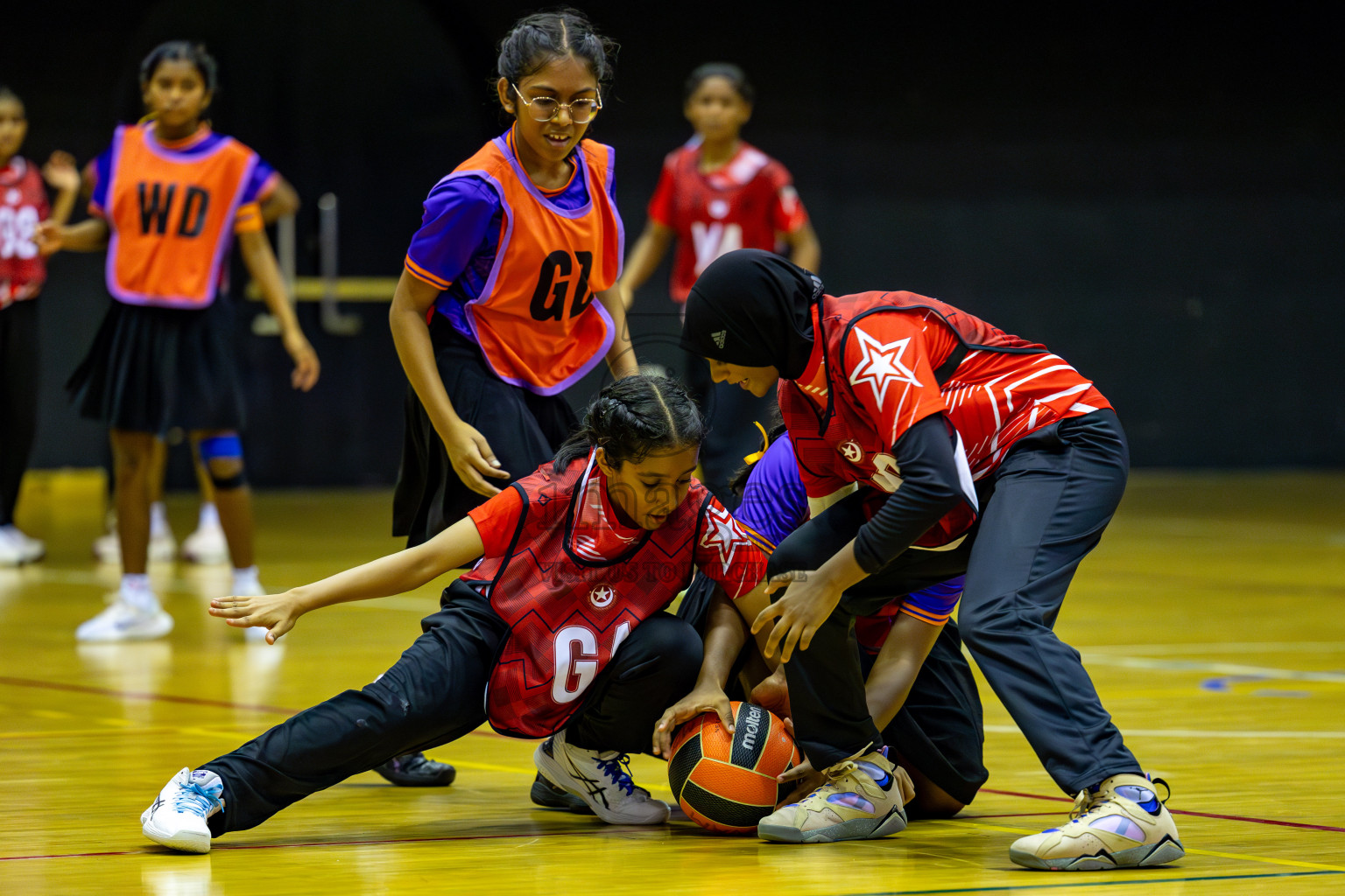 Iskandhar School vs Ghiyasuddin International School in the U15 Finals of Inter-school Netball Tournament held in Social Center at Male', Maldives on Monday, 26th August 2024. Photos: Hassan Simah / images.mv