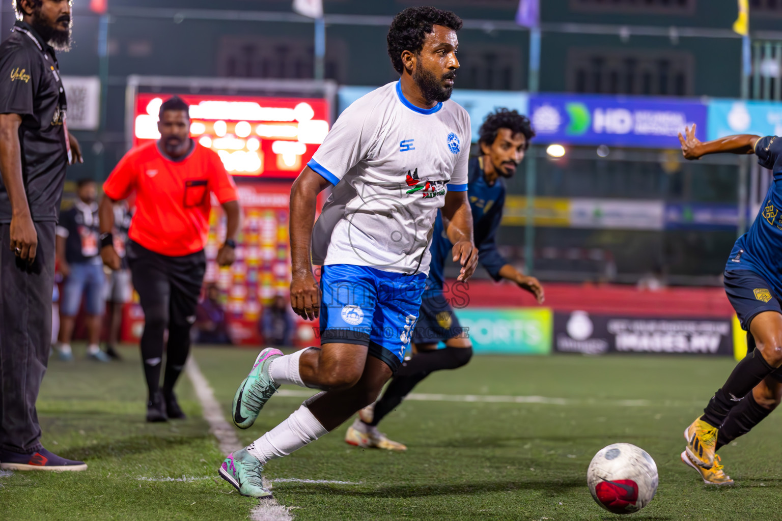 Th Guraidhoo vs Th Veymandoo in Day 15 of Golden Futsal Challenge 2024 was held on Monday, 29th January 2024, in Hulhumale', Maldives
Photos: Ismail Thoriq / images.mv