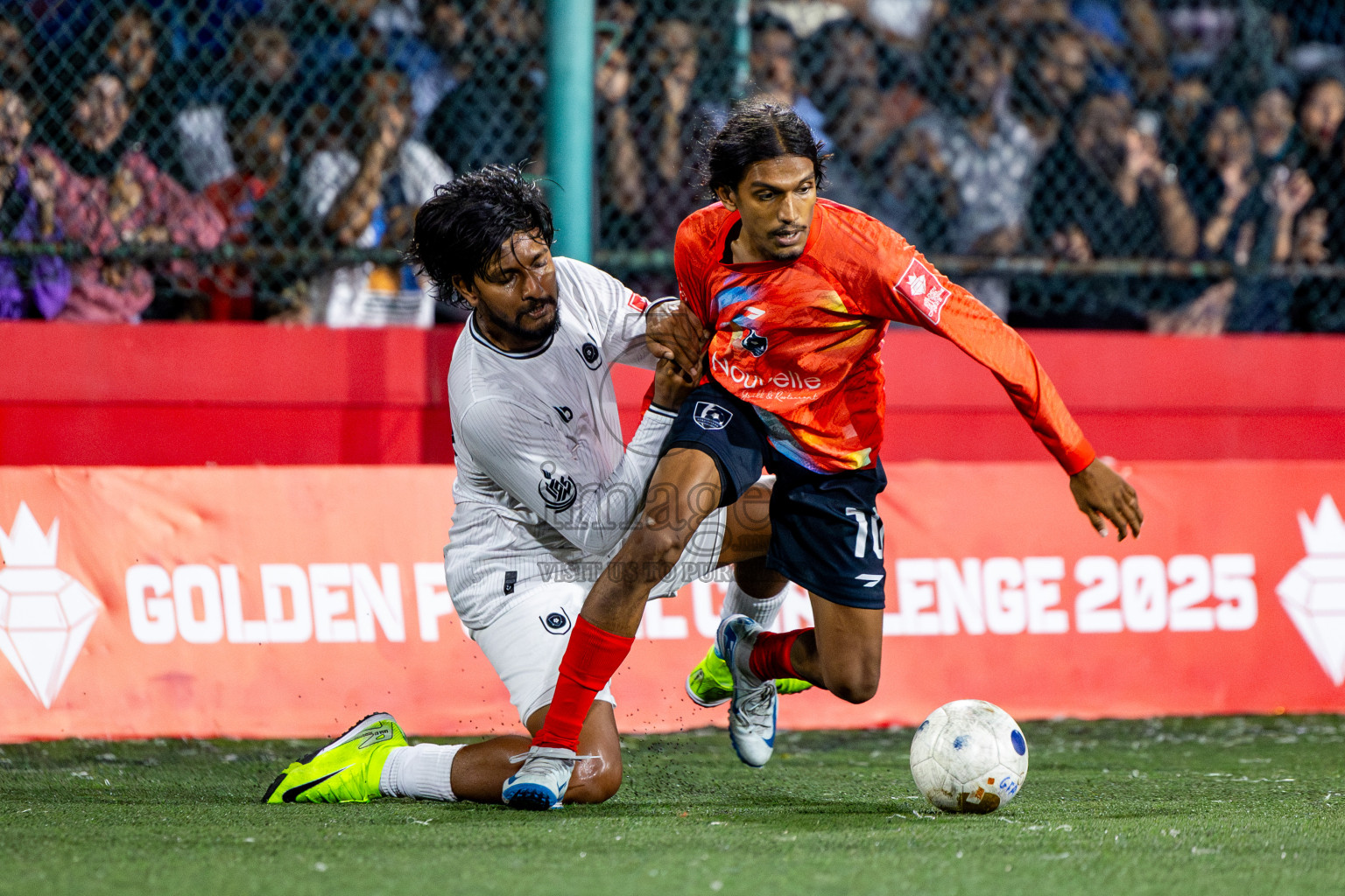 SH Kanditheemu vs R Dhuvaafaru in Zone round Day 27 of Golden Futsal Challenge 2025 was held on Friday , 31st January 2025, in Hulhumale', Maldives. Photos: Nausham Waheed / images.mv
