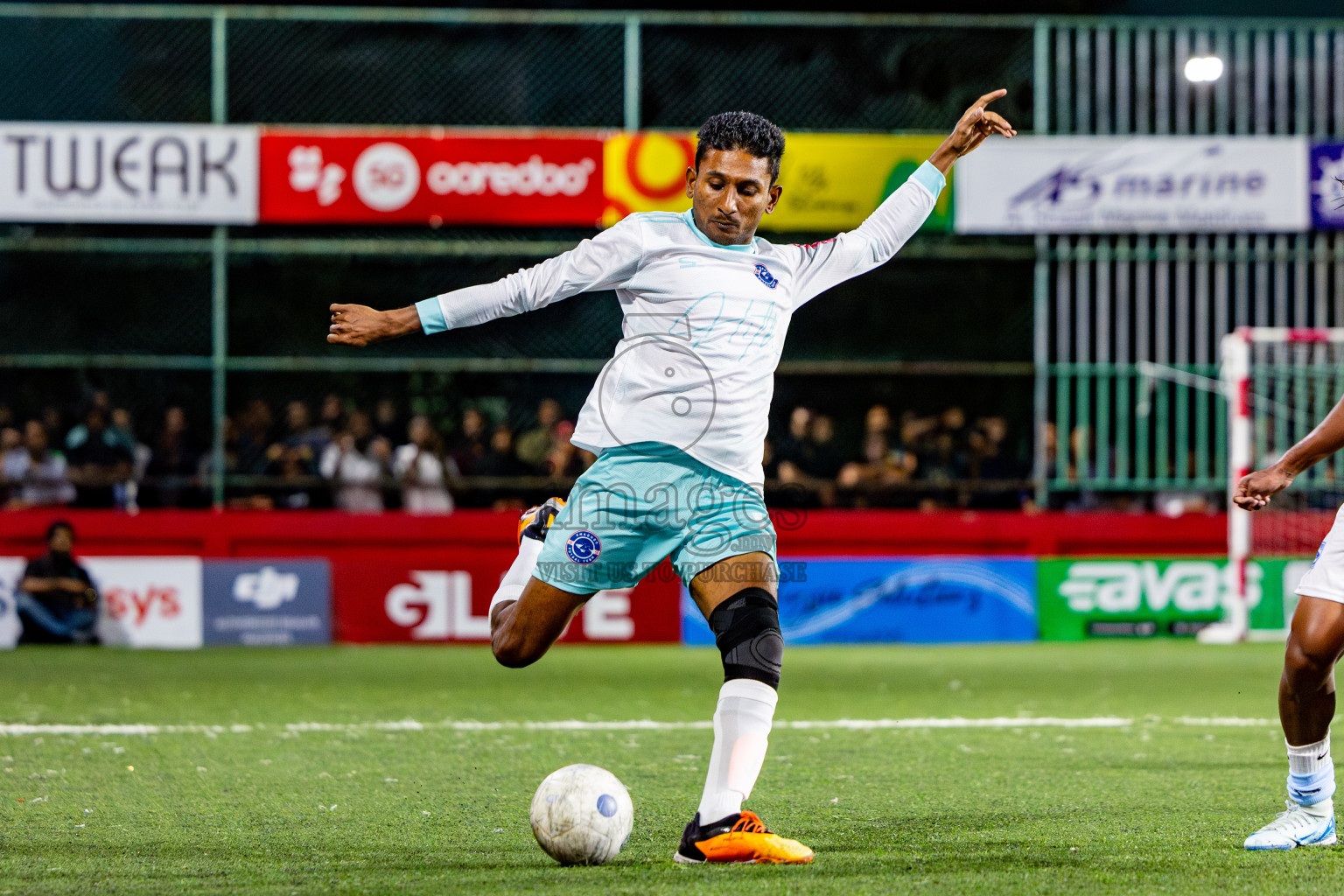 ADh Mahibadhoo vs ADh Omadhoo in Day 15 of Golden Futsal Challenge 2025 was held on Sunday, 19th January 2025, in Hulhumale', Maldives. Photos: Nausham Waheed / images.mv