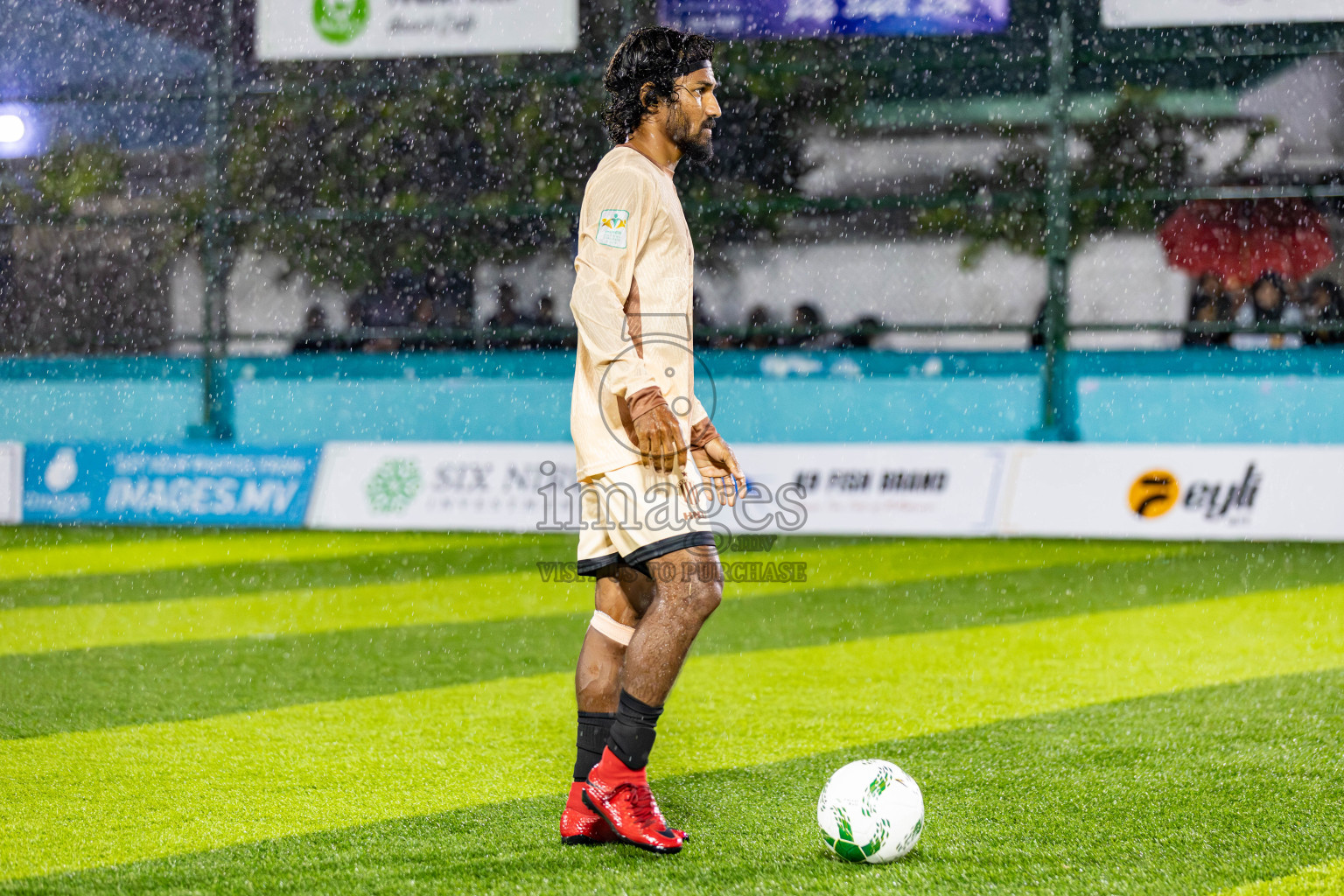 The Dee Ess Kay vs Dee Cee Jay Sc in Day 3 of Laamehi Dhiggaru Ekuveri Futsal Challenge 2025 was held on Saturday, 26th July 2025, at Dhiggaru Futsal Ground, Dhiggaru, Maldives Photos: Areef Adam / images.mv