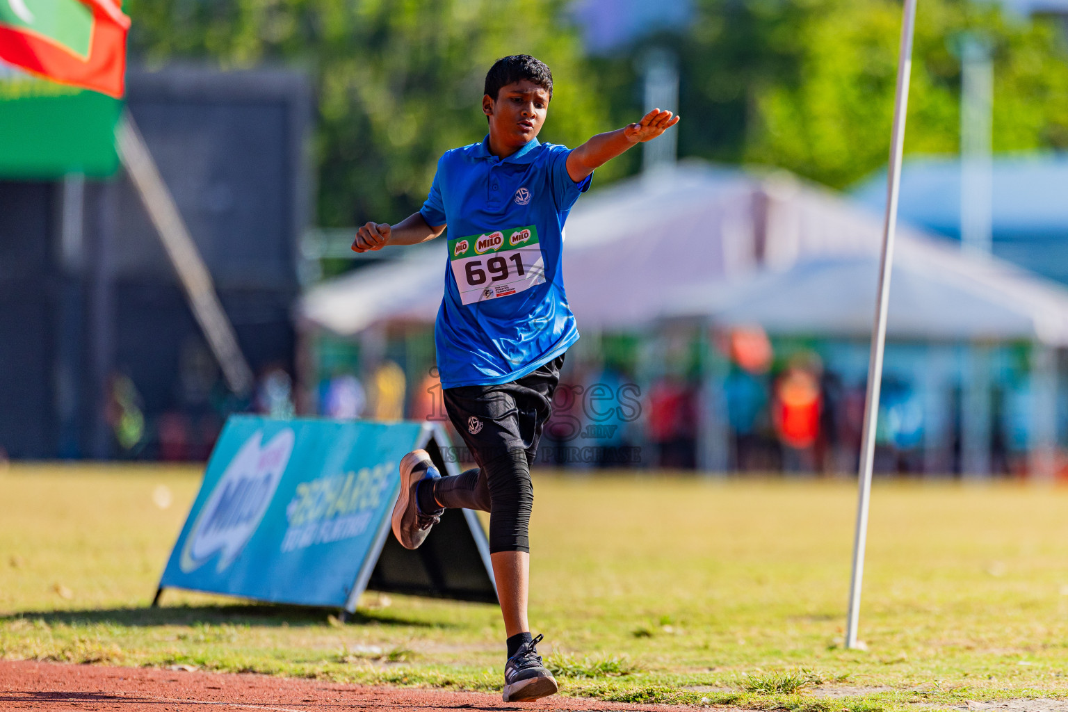 Day 1 of Inter-school Athletics Championship 2025 held in Ekuveni Synthetic Track, Male', Maldives on Monday, 06th October 2025. Photos by: Areef Adam  / Images.mv