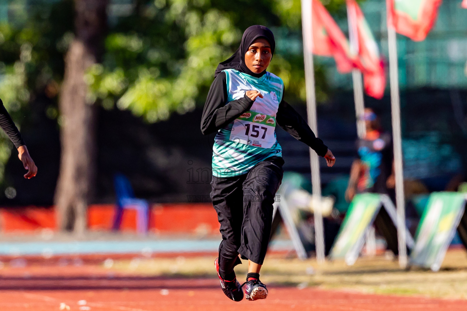 Day 2 of Inter-school Athletics Championship 2025 held in Ekuveni Synthetic Track, Male', Maldives on Tuesday, 07th October 2025. Photos by: Nausham Waheed / Images.mv
