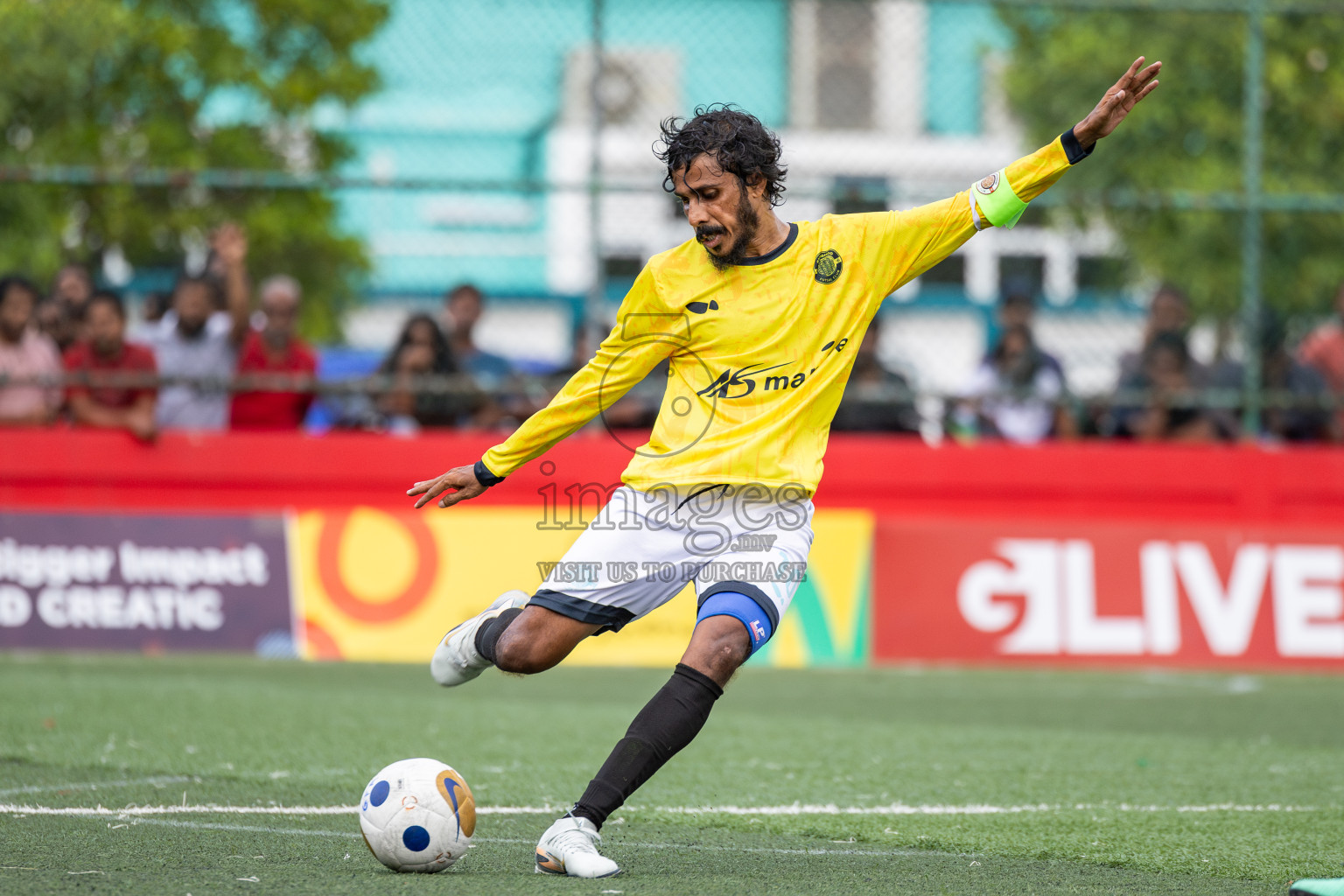 GDh Vaadhoo vs GDh Gadhdhoo in Day 12 of Golden Futsal Challenge 2025 was held on Thursday, 16th January 2025, in Hulhumale', Maldives Photos: Ismail Thoriq / images.mv