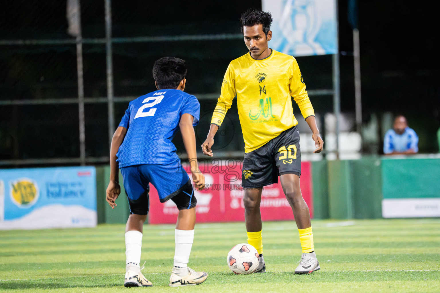 Foemathi JR VS Kanmathi SC in Day 3 - Fonadhoo Youth Futsal Challenge 2025 held in Fonadhoo Futsal Stadium, L. Fonadhoo, Maldives on Tuesdat, 28th October 2025 Photos: Arif Rasheed / images.mv