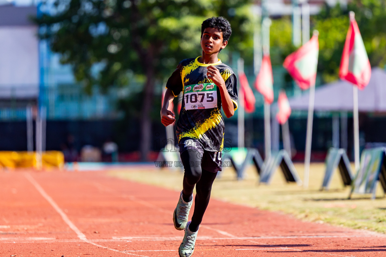 Day 1 of Inter-school Athletics Championship 2025 held in Ekuveni Synthetic Track, Male', Maldives on Monday, 06th October 2025. Photos by: Nausham Waheed / Images.mv