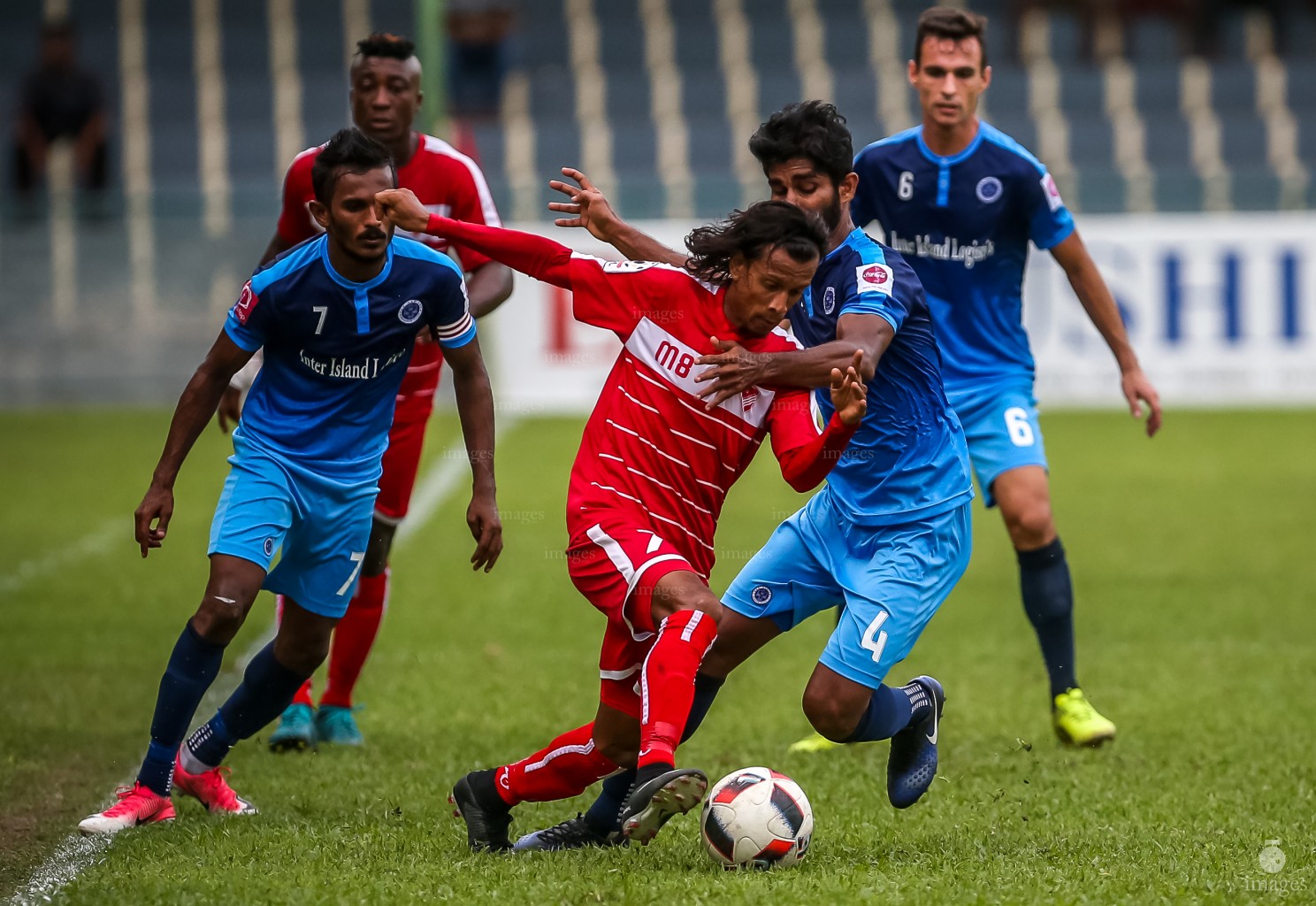 Ooredoo Dhivei Premier League 2017, New Radiant SC vs Kudahuvadhoo (Images.mv Photo / Ismail Thoriq)