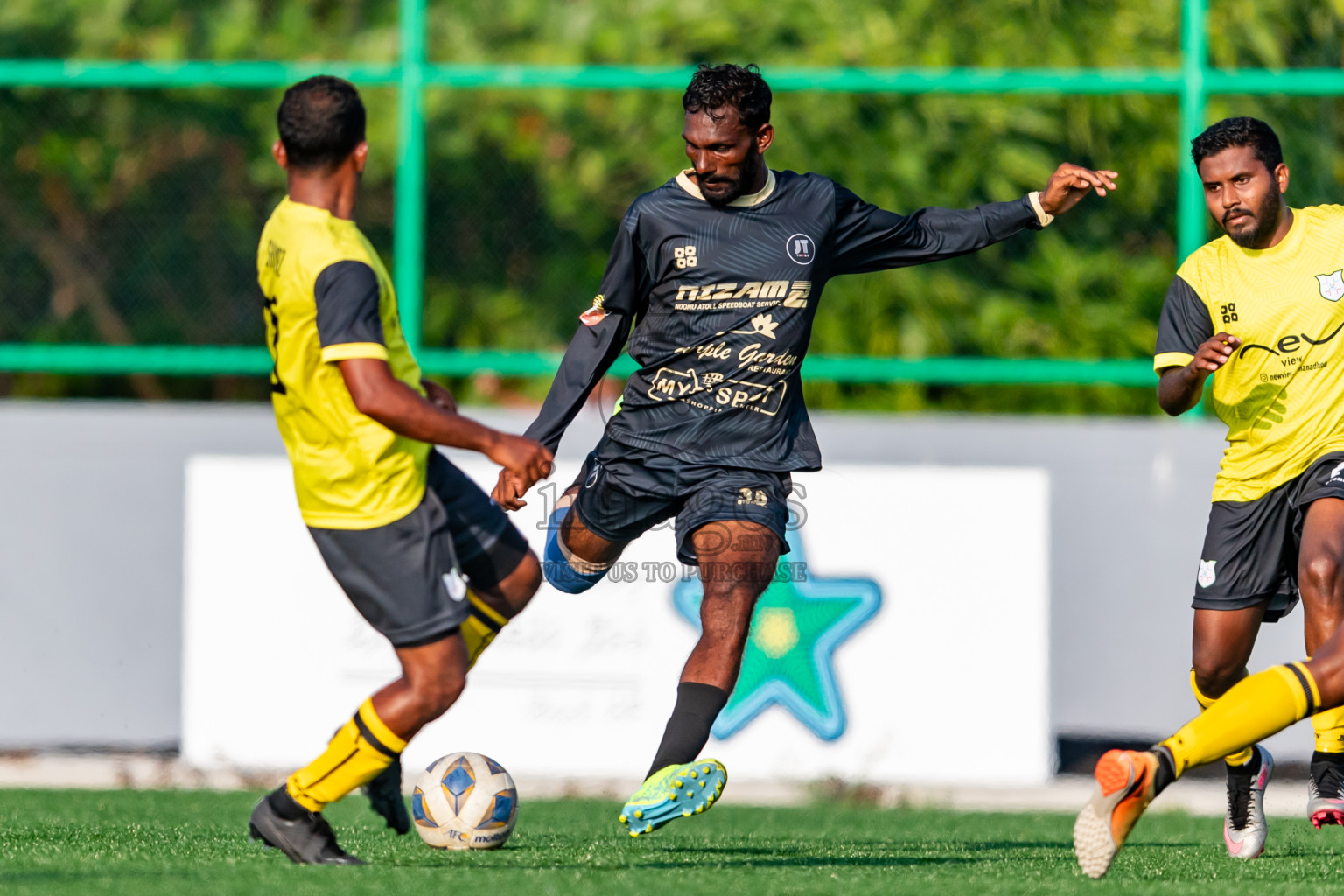 Kanmathi Juniors vs JT Sports from Manadhoo Council Cup 2024 in N Manadhoo Maldives on Wednesday, 21st February 2023. Photos: Nausham Waheed / images.mv