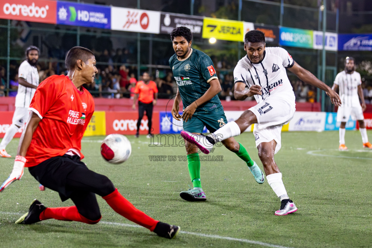 HDh.Nolhivaranfaru VS HDh.Neykurendhoo in Day 6 of Golden Futsal Challenge 2024 was held on Saturday, 20th January 2024, in Hulhumale', Maldives 
Photos: Hassan Simah / images.mv