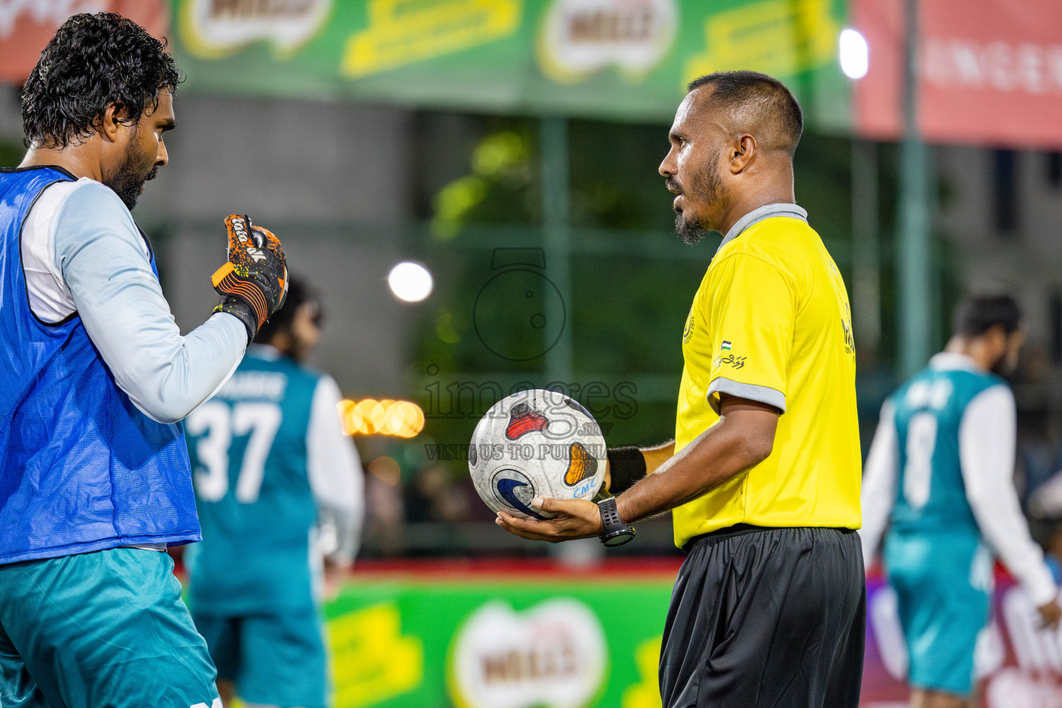 CLUB 220 vs HES CLUB Maldives Classic 2024 held in Rehendi Futsal Ground, Hulhumale', Maldives on Thursday, 12th September 2024. 
Photos: Hassan Simah / images.mv