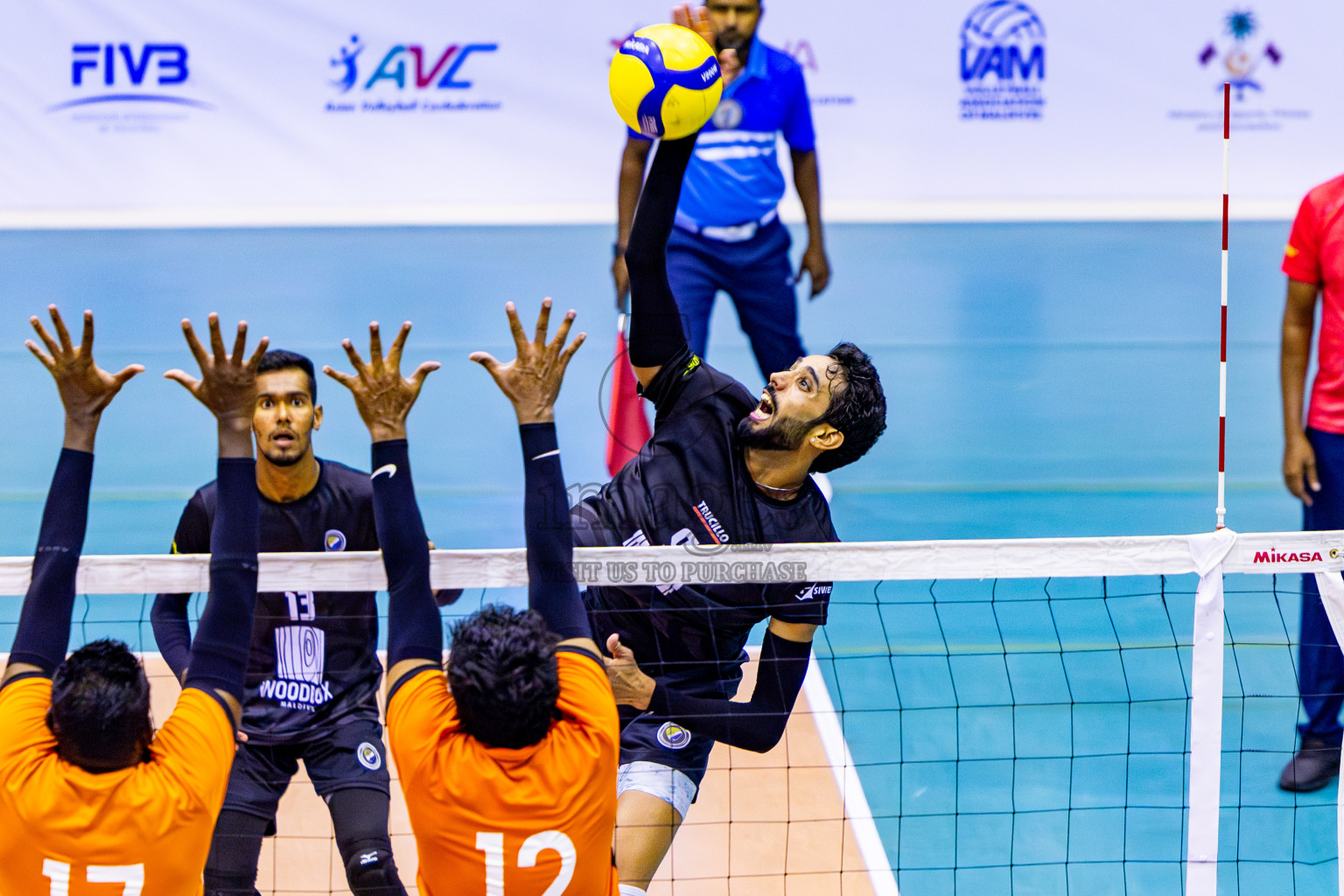 Semi Final of MILO VAM Cup 2024 Men's Division was held in Social Center Indoor Hall on Friday, 1st September 2024. Photos: Nausham Waheed / images.mv