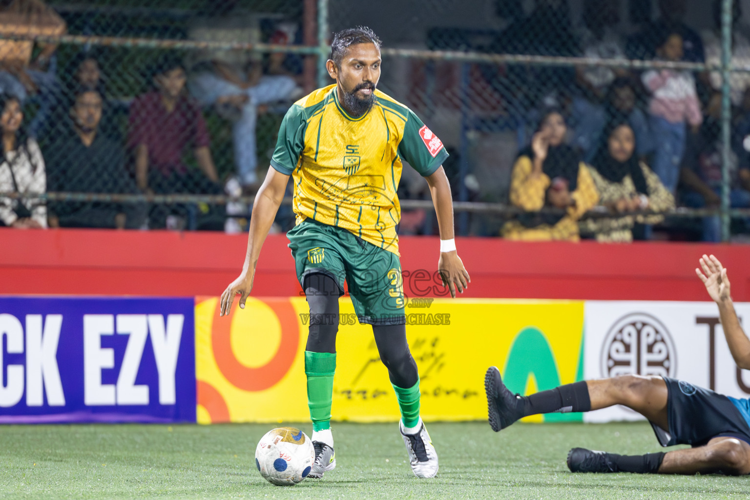 HDh Finey vs HDh Nolhivaranfaru in Day 5 of Golden Futsal Challenge 2025 on Thursday, 9th January 2025, in Hulhumale', Maldives
Photos: Ismail Thoriq / images.mv