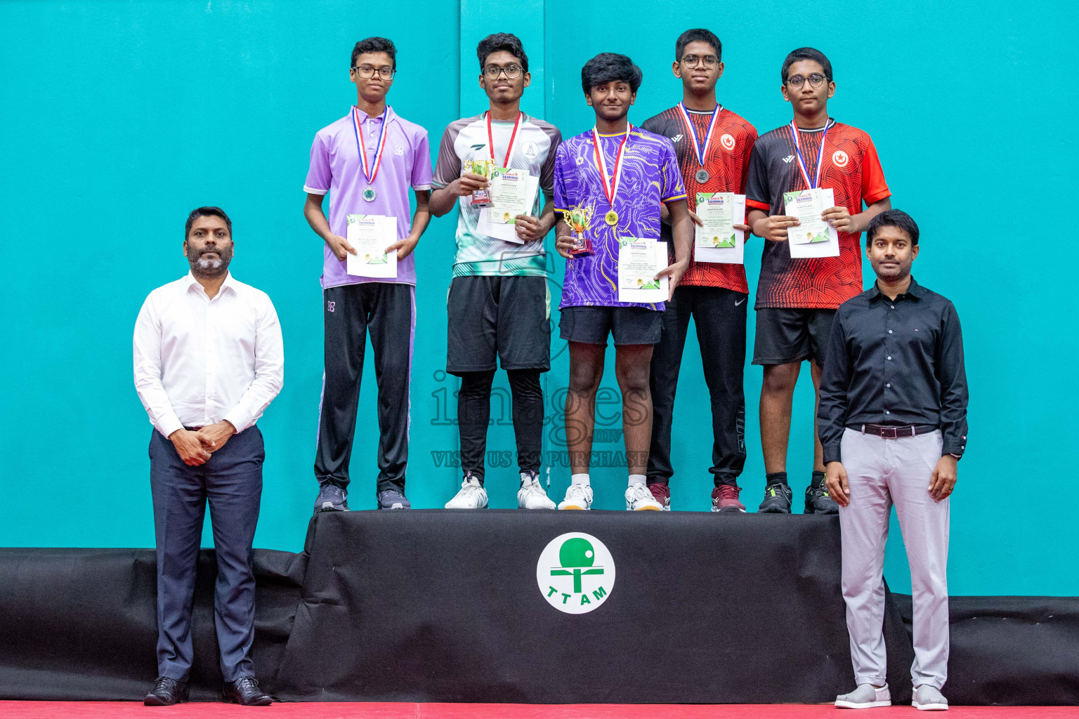 Senior Finals and Awarding ceremony of Interschool Table Tennis Tournament 2024 was held in Male' TT Hall, Male', Maldives on Saturday, 10th August 2024.
Photos: Ismail Thoriq / images.mv