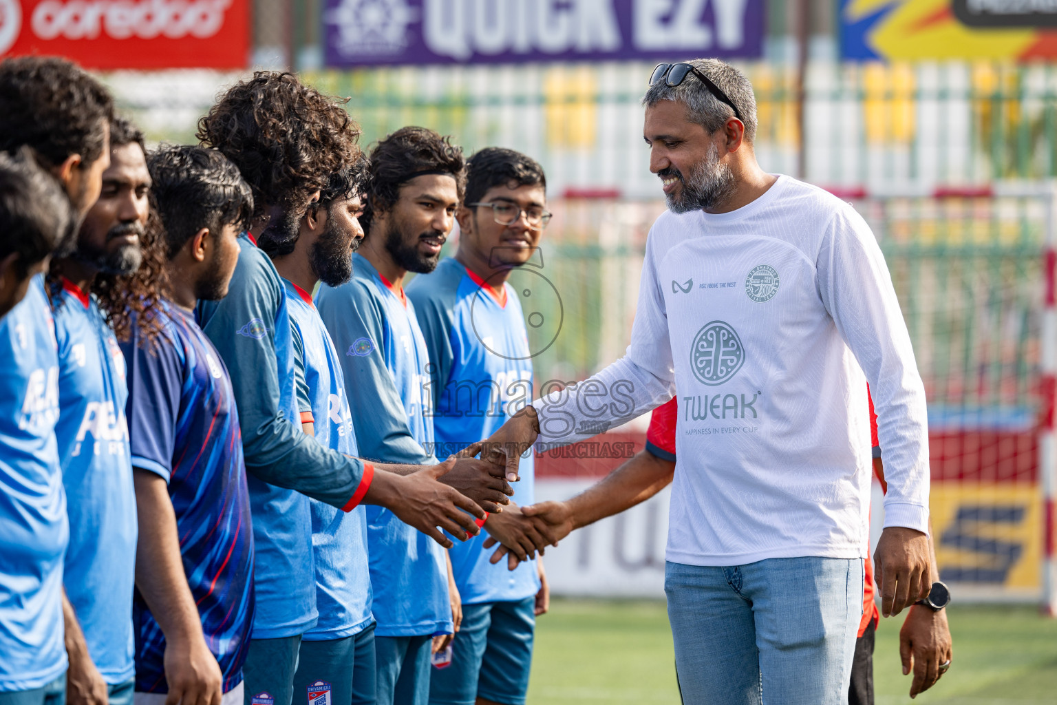 Th. Dhiyamigili VS Th. Omadhoo in Day 14 of Golden Futsal Challenge 2025 was held on Saturday, 18th January 2025, in Hulhumale', Maldives. 
Photos: Hassan Simah / images.mv
