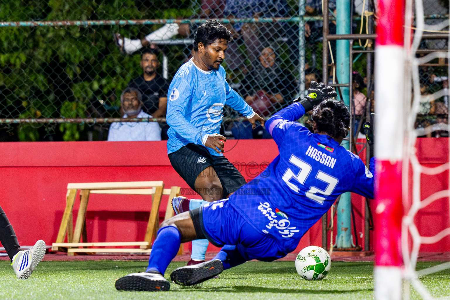 Dharumavantha vs Smatown FC in Day 1 of Office League 2025 was held on Wednesday, 16th April 2025 in Hulhumale', Maldives. Photos: Nausham Waheed / images.mv