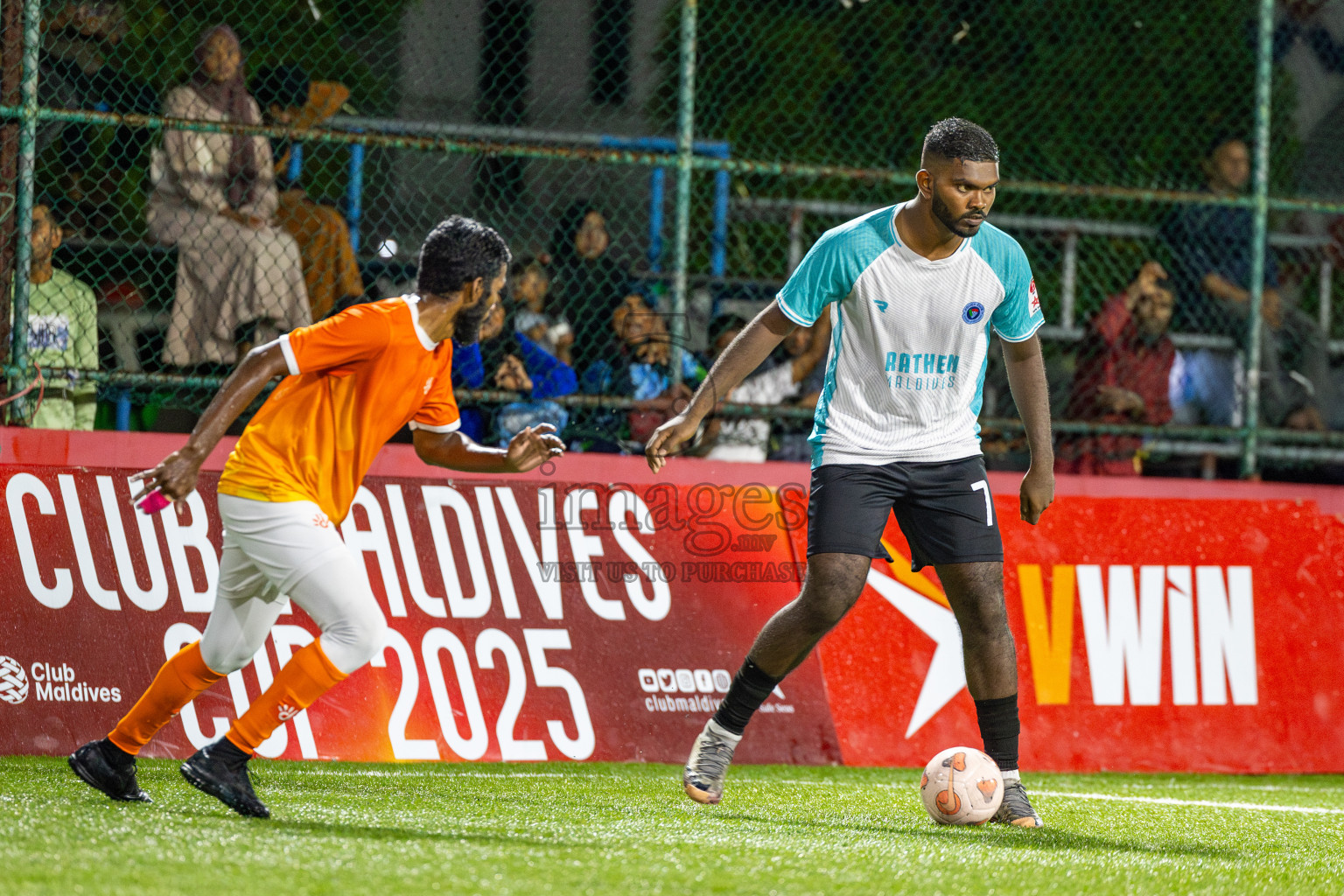 Dhiraagu vs Police Club in Day 9 of Club Maldives Cup 2025 was held in Rehendhi Futsal Ground, Hulhumale', Maldives on Thursday, 9th October 2025. 
Photos: Ismail Thoriq / images.mv