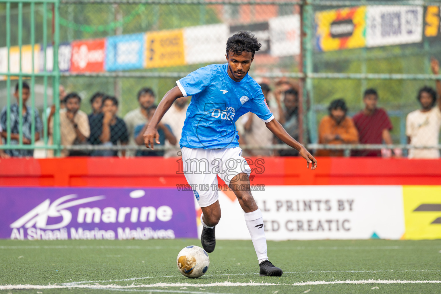 Dh Bandidhoo vs Dh Maaenboodhoo in Day 13 of Golden Futsal Challenge 2025 was held on Friday, 17th January 2025, in Hulhumale', Maldives Photos: Ismail Thoriq / images.mv
