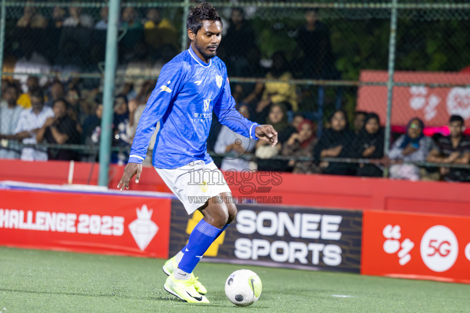 GA Dhevvadhoo vs GA Kolamaafushi in Day 8 of Golden Futsal Challenge 2025 was held on Sunday, 12th January 2025, in Hulhumale', Maldives
Photos: Ismail Thoriq / images.mv